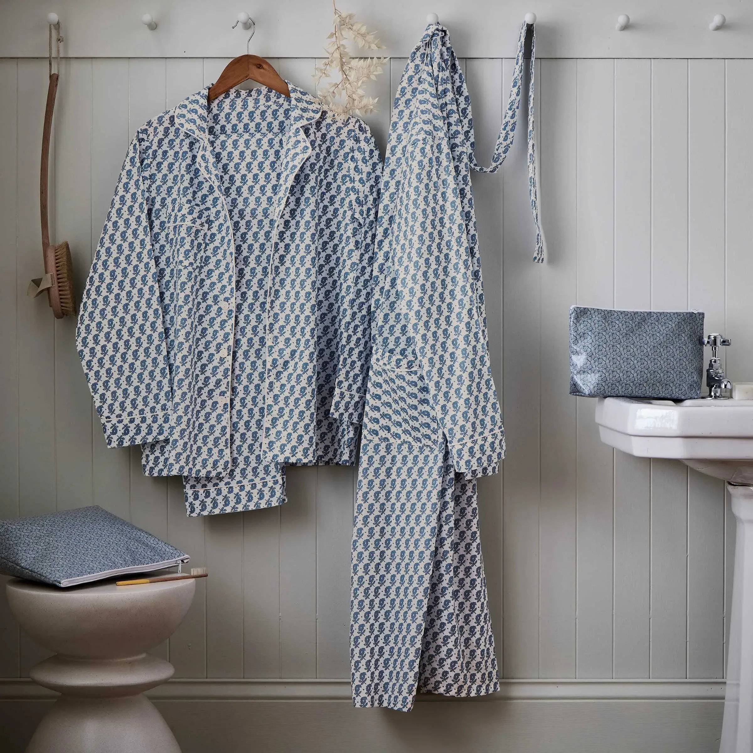 Small Wash Bag with Zip - Blue, Coated Cotton