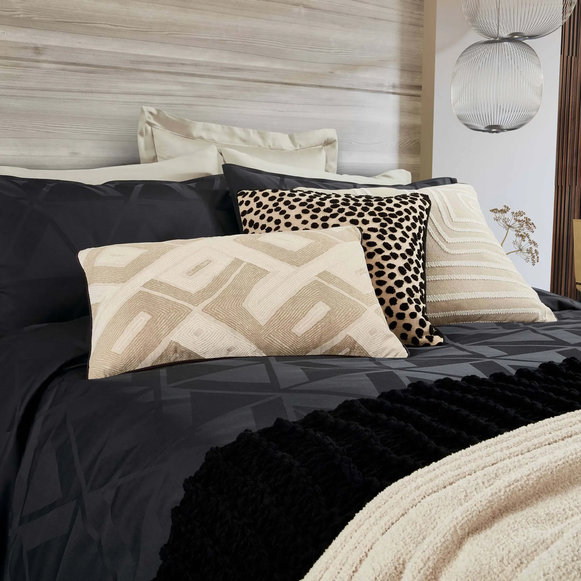 Super King Duvet Cover Set - Black, Cotton image