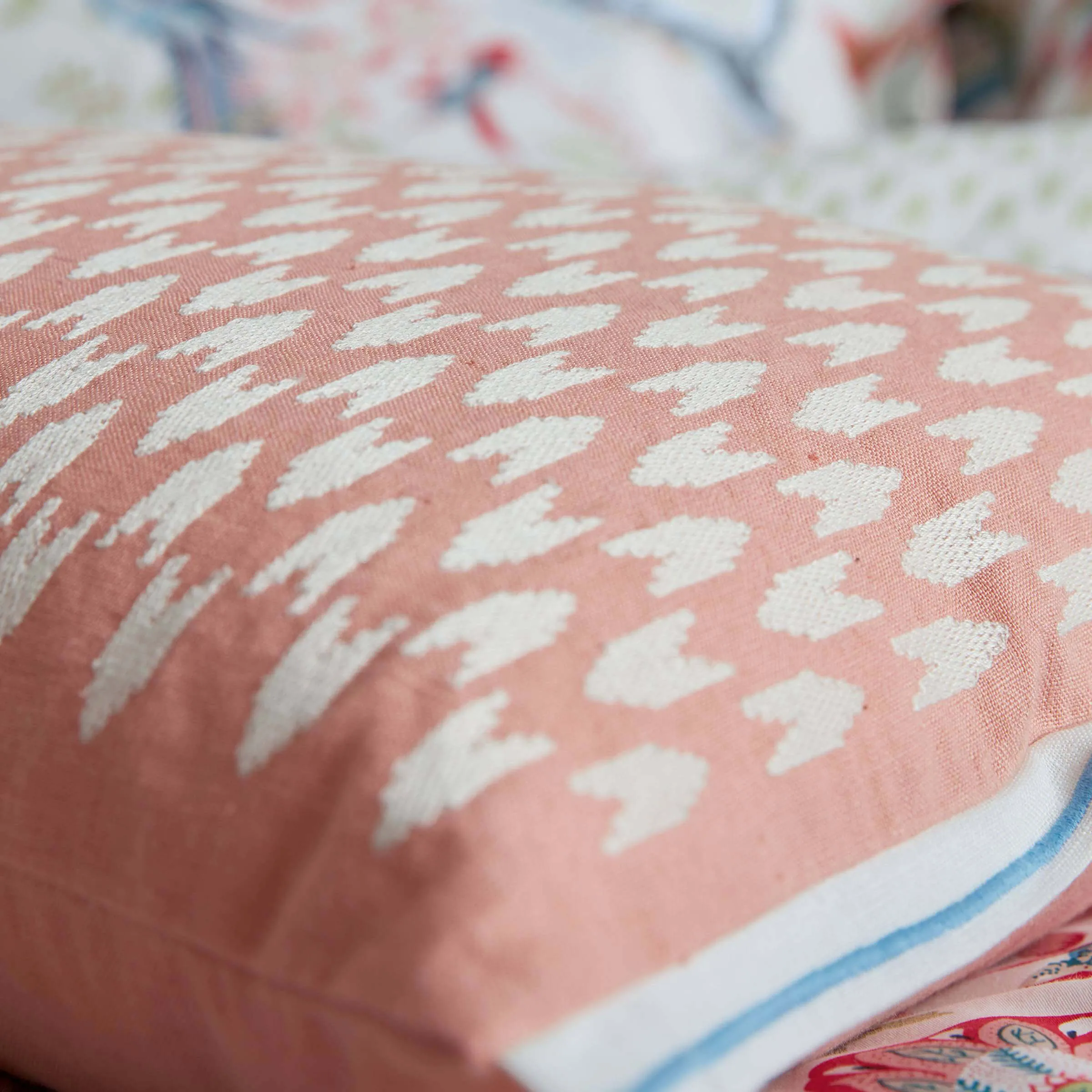 Rectangular Cushion with Floral Print - Pink, Cotton