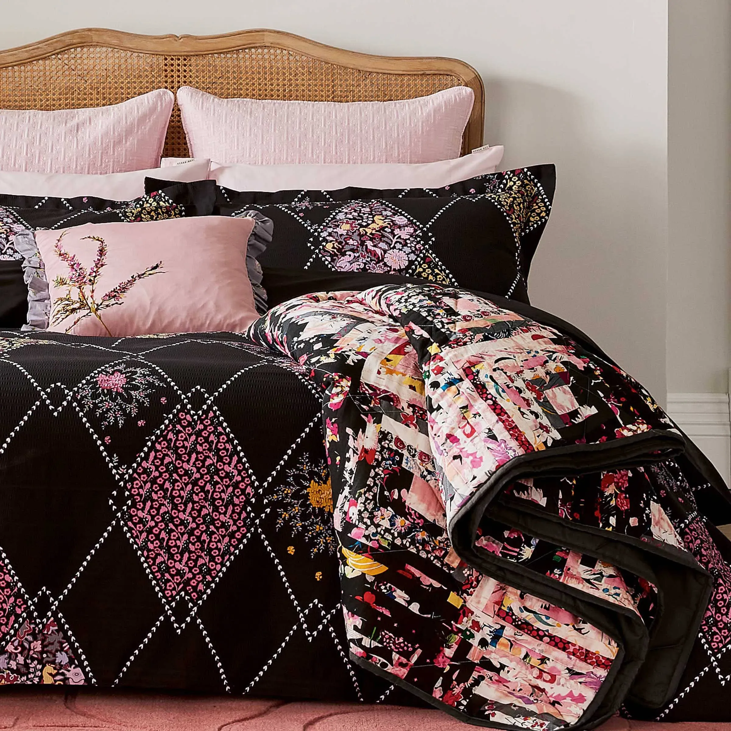 Oxford Pillowcase with Floral Print - Black