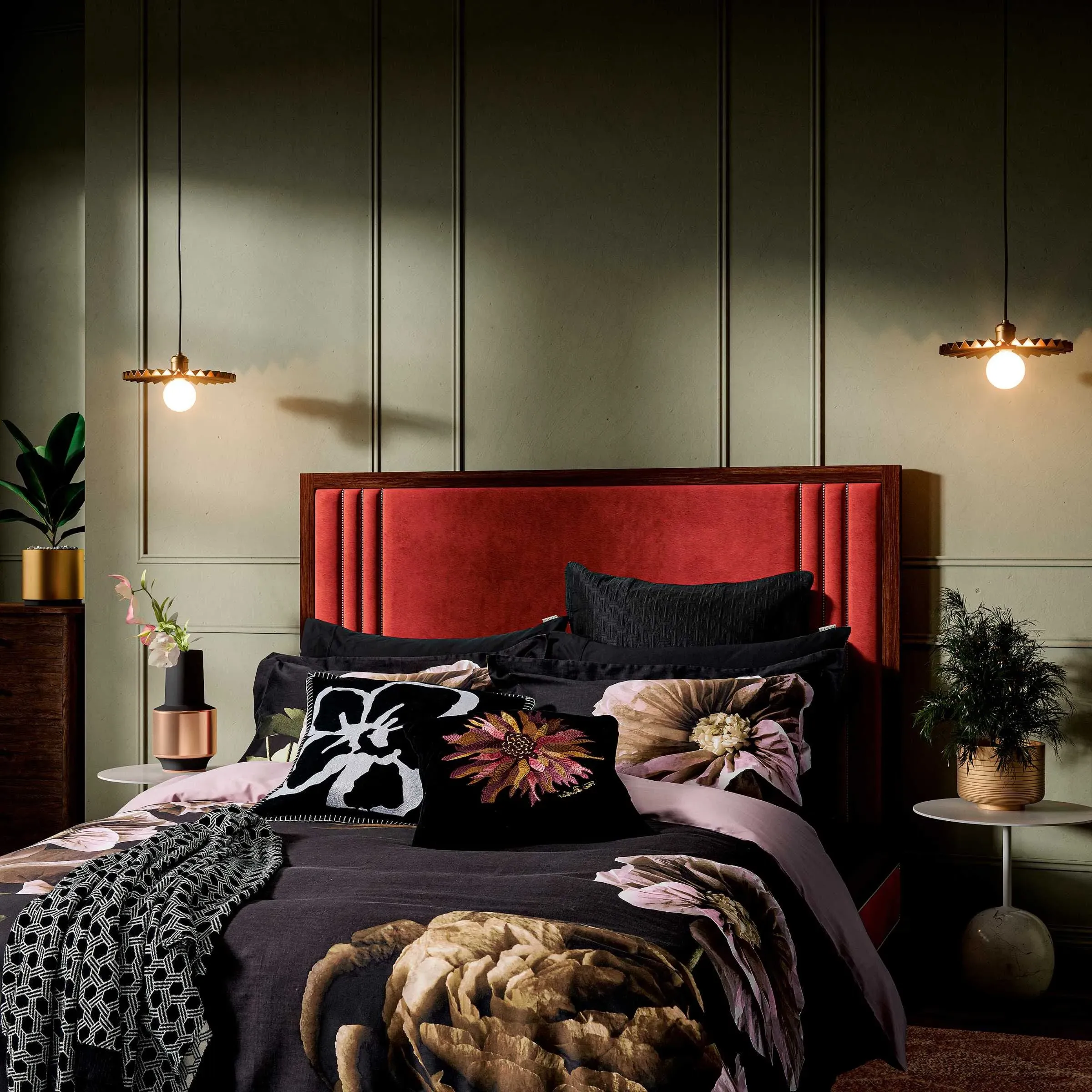 Super King Duvet Cover Set - Black, Cotton image