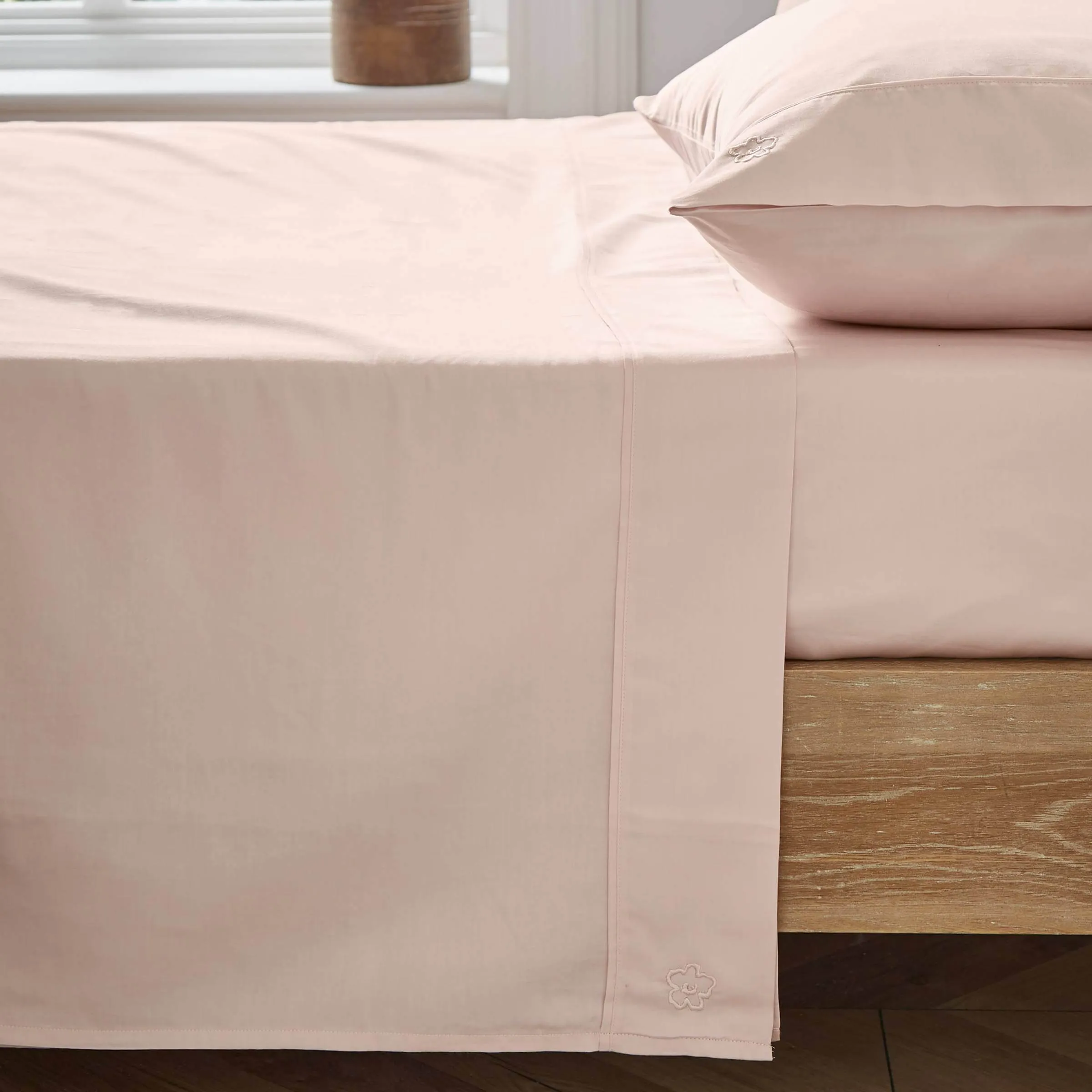 Super King Flat Sheet 250 Thread Count - Soft Pink, Cotton