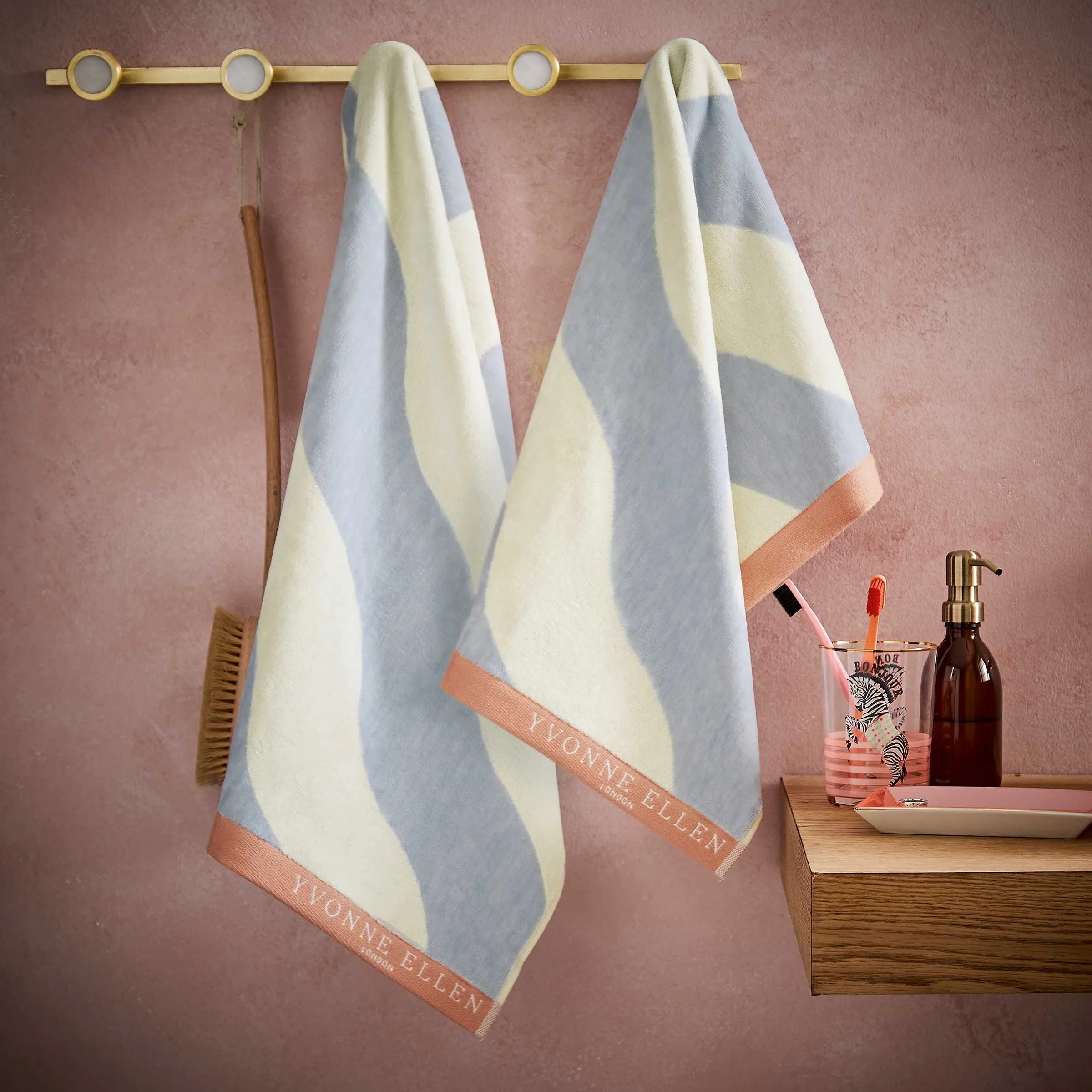 Signature Stripe Hand Towel - Frosted Lake