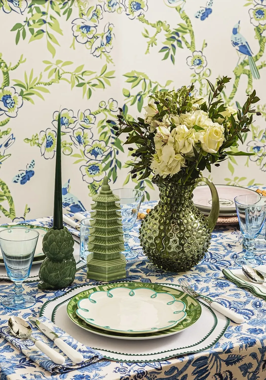 Scalloped Lunch Plates Set of 4 - Blue image
