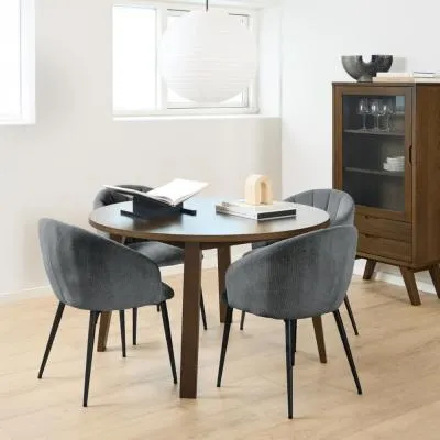 A Line 4-6 Seater Extendable Round Dining Table - Smoked Oak