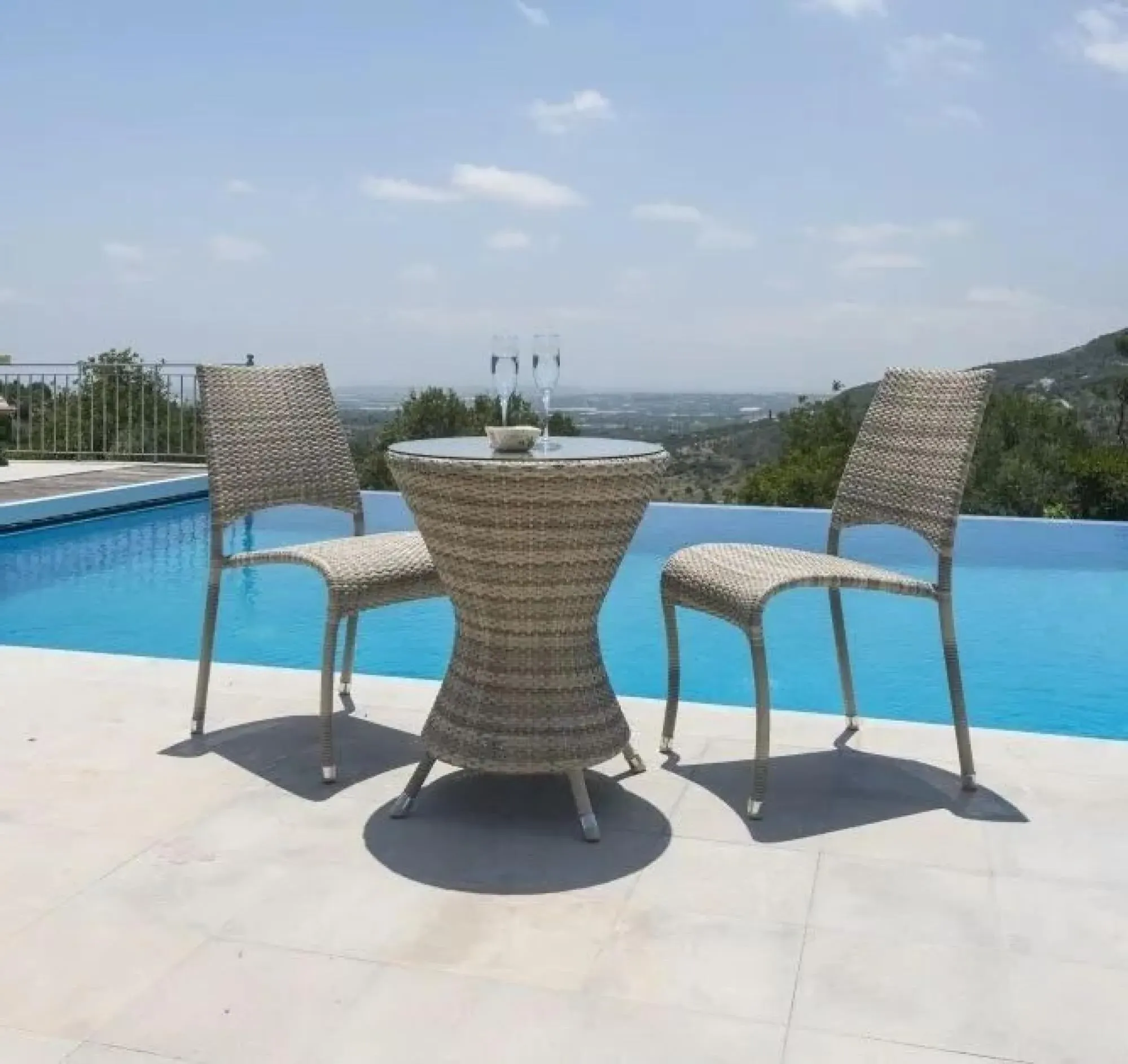 Ocean Pearl Wave Round Garden Bistro Table - Pearl