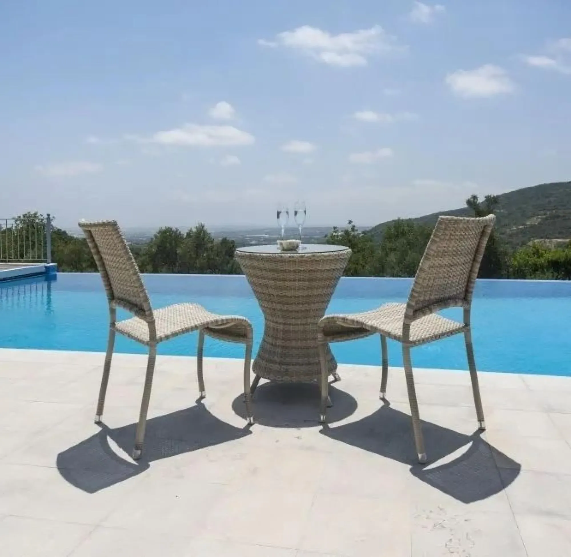 Ocean Pearl Wave Round Garden Bistro Table - Pearl