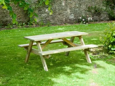 Pine Woburn Garden 5ft Picnic Table - Rustic image