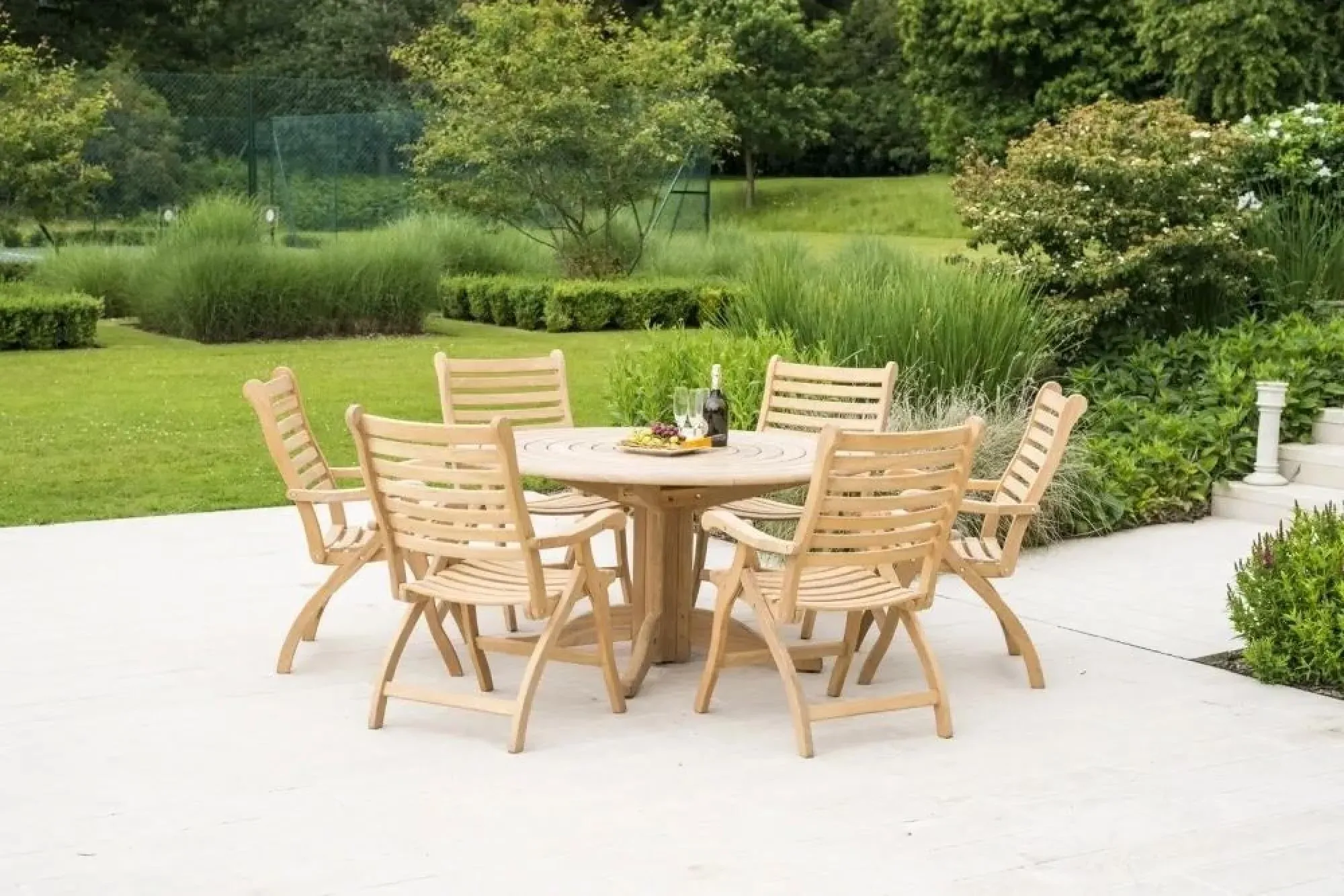 Roble Bengal Round Pedestal Garden Dining Table - 145cm