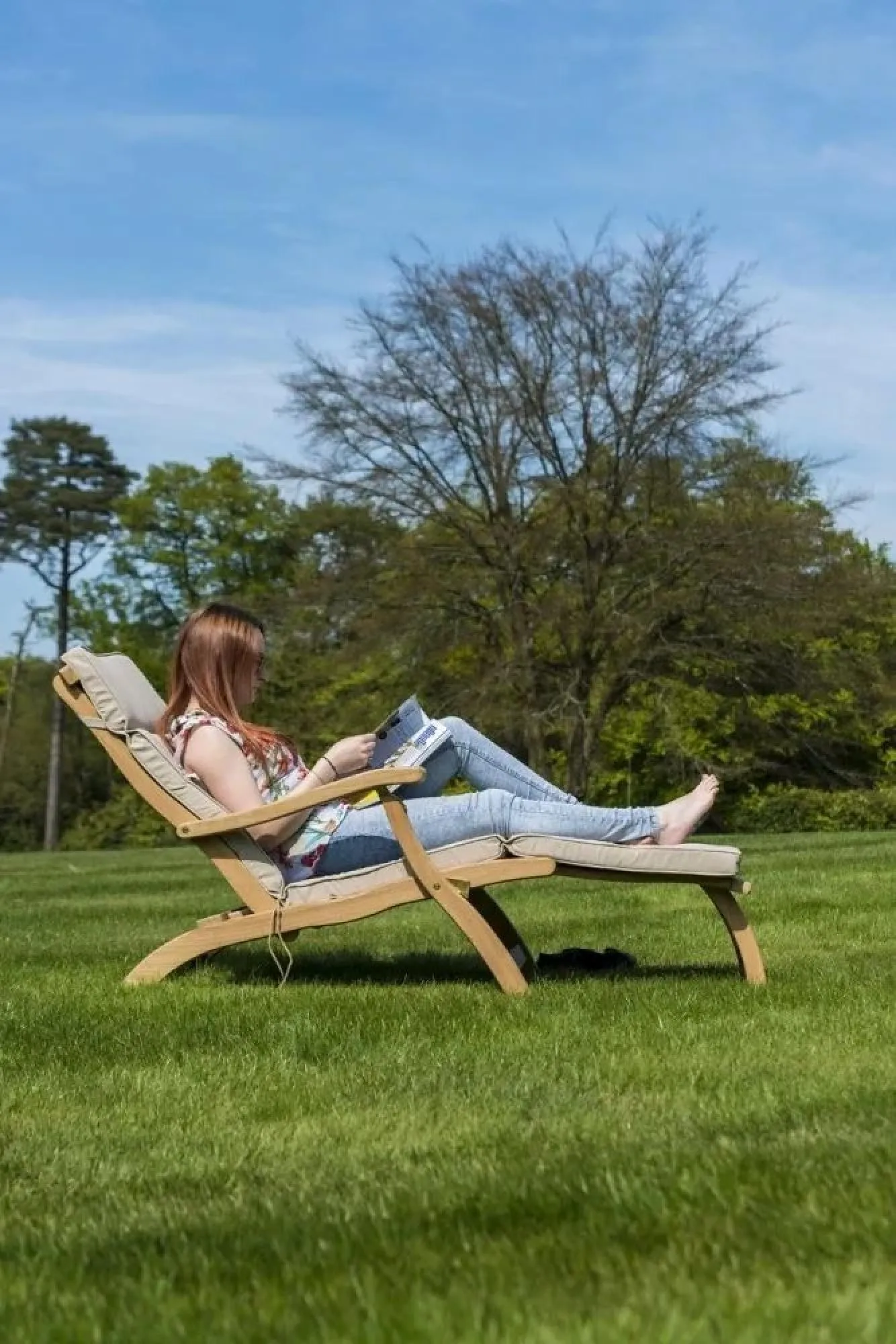 Roble Garden Steamer Chair - Light Yellow