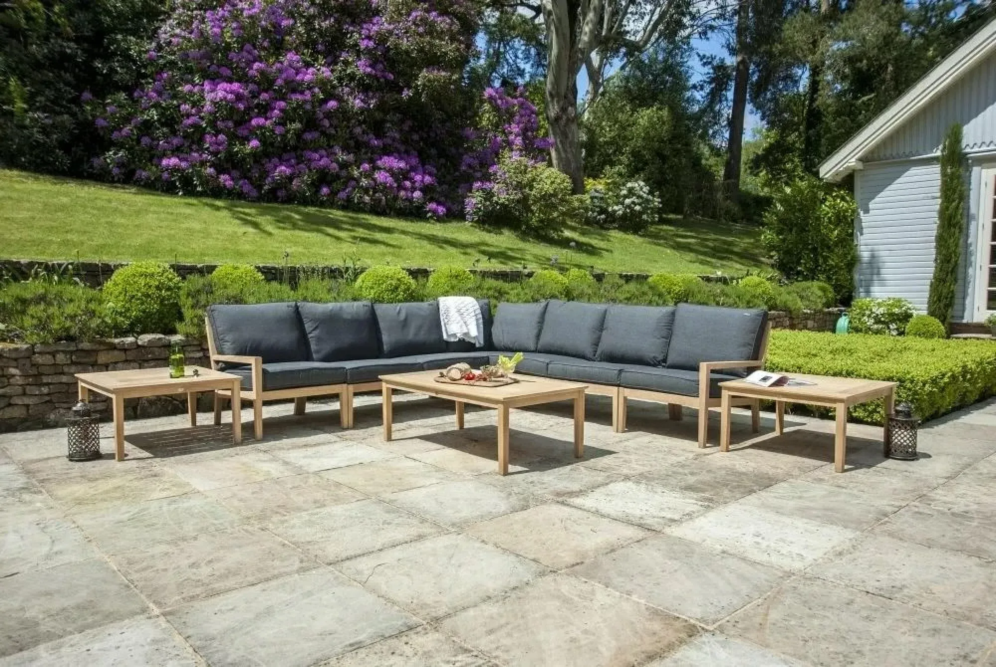 Roble Square Garden Side Table - Light Yellow