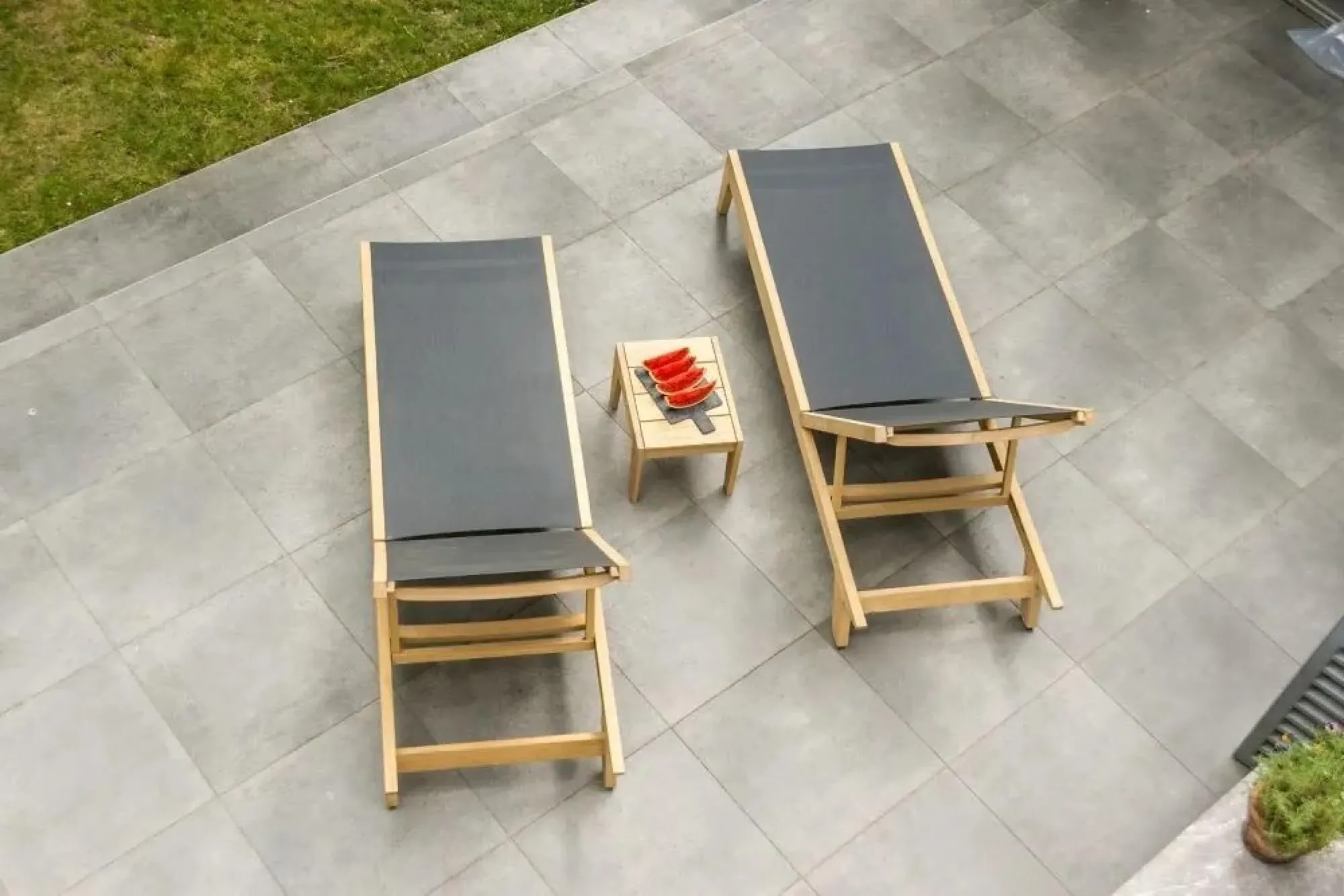 Roble Sunbed Garden Side Table - Light Yellow