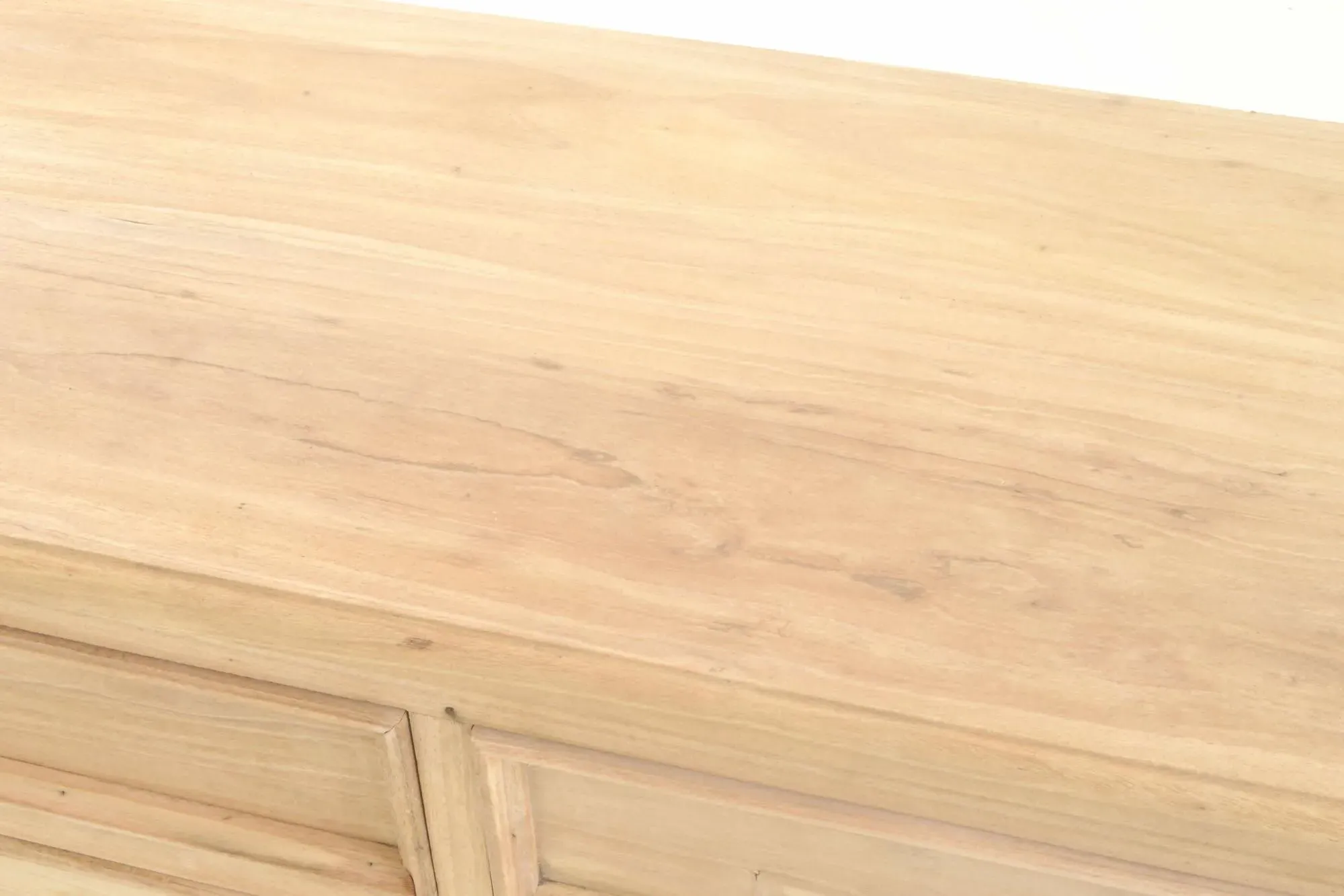 Alhambra French Style 6 Drawer Chest - Rustic, Mahogany