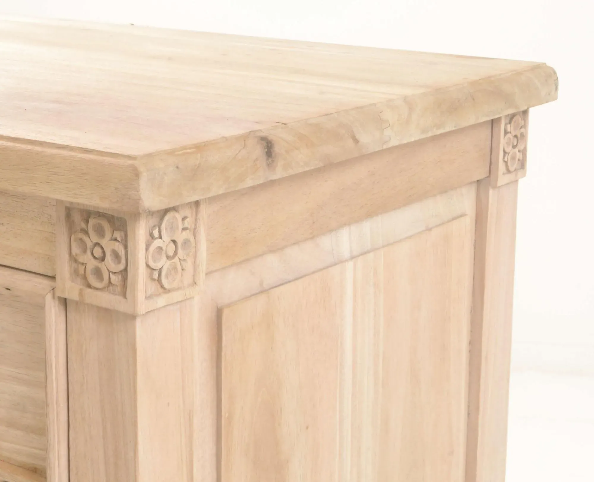 Alhambra French Style 6 Drawer Chest - Rustic, Mahogany