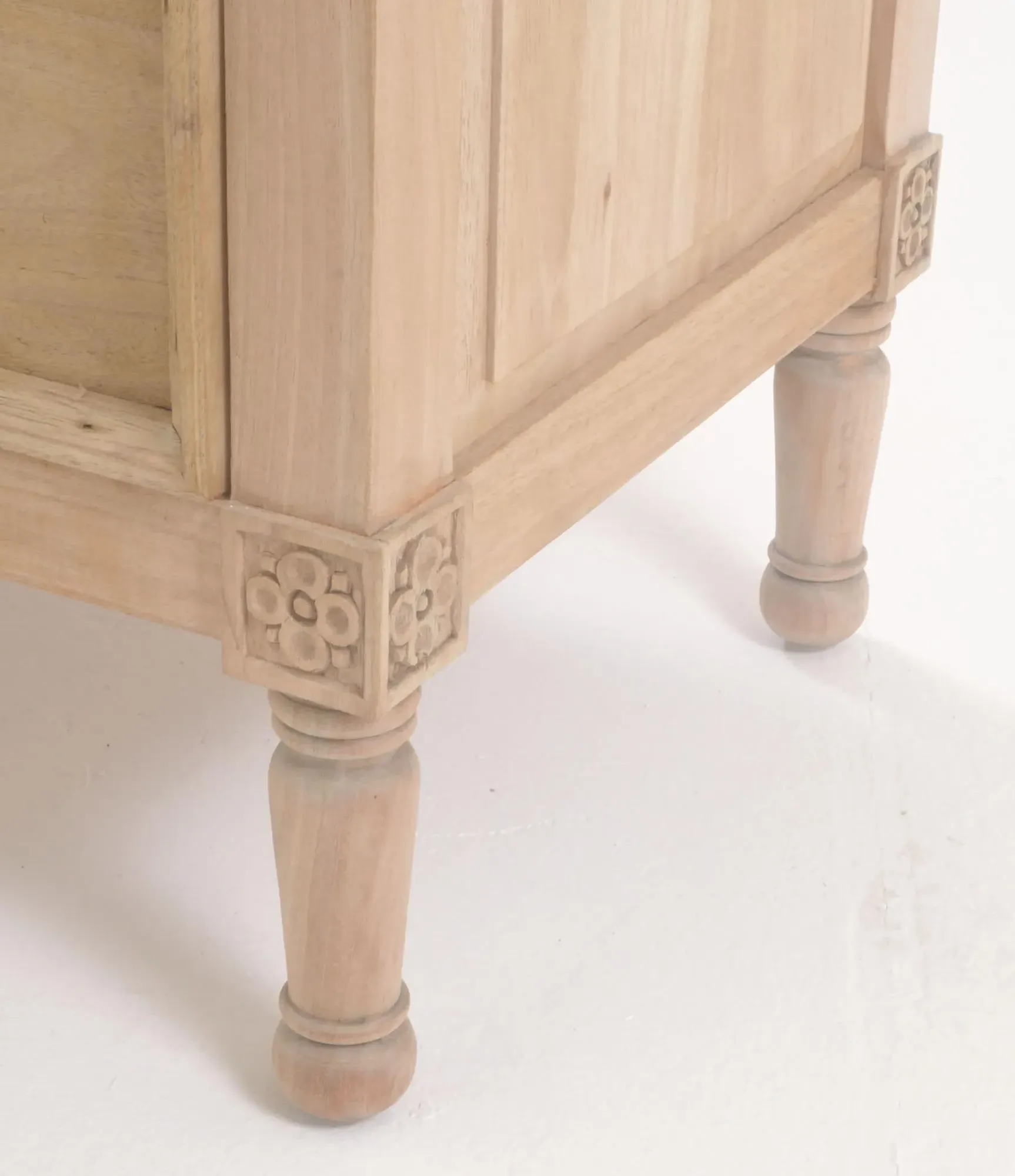 Alhambra French Style 6 Drawer Chest - Rustic, Mahogany