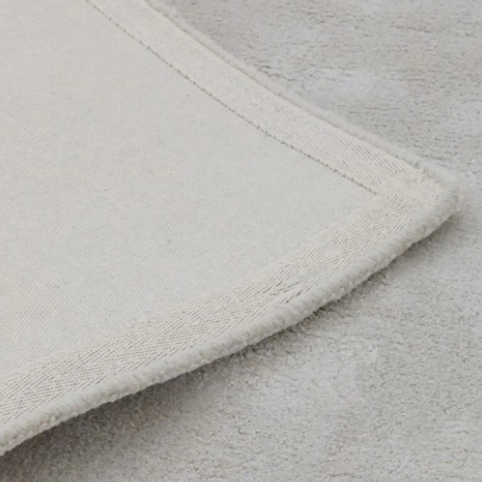 Aran Plain Rug - Feather Grey