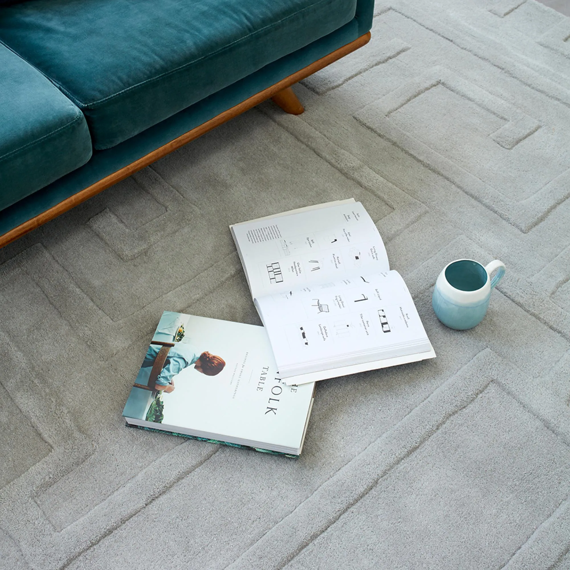 Maze Plain Rug - Silver