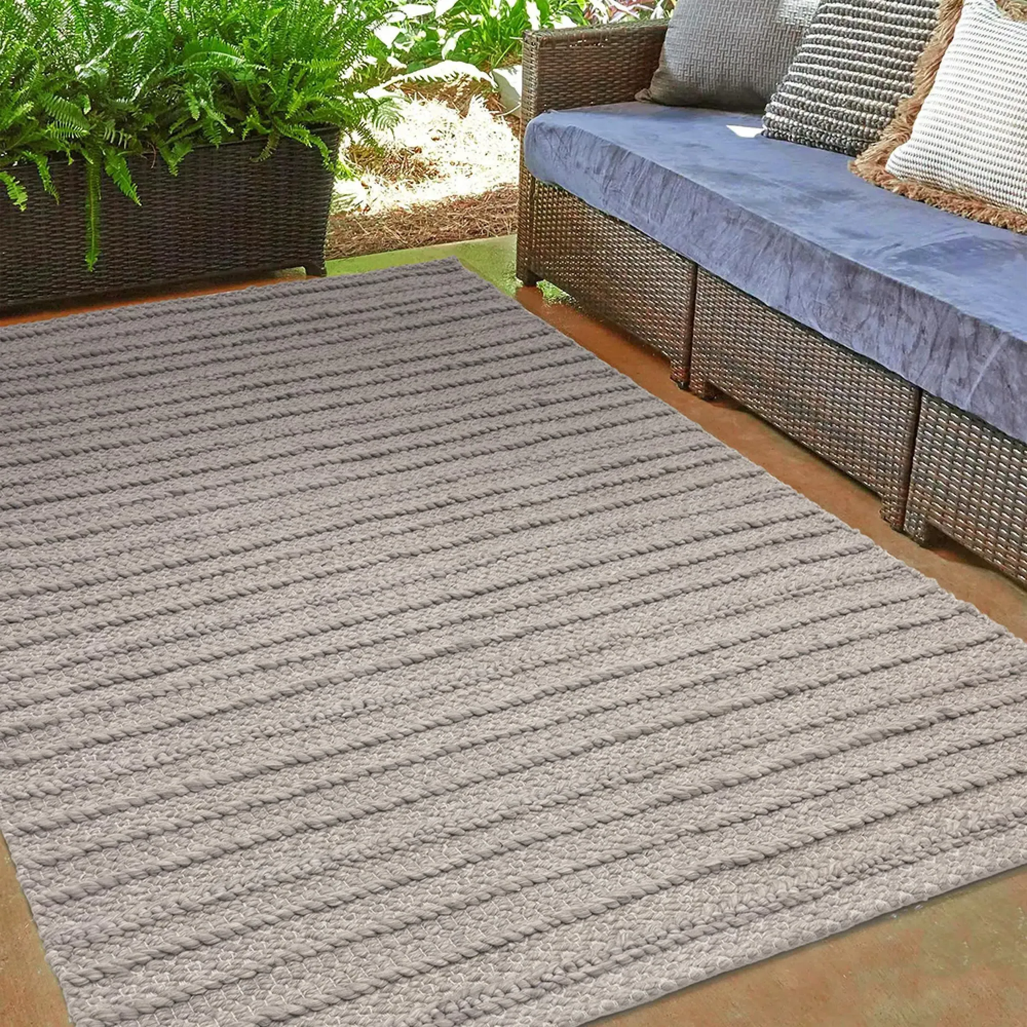 Natural Weaves Grayson Rug - Grey