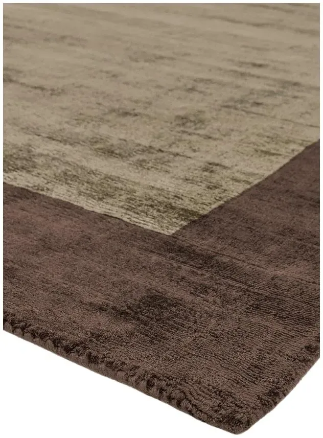 Plain Blade Border Rug - Brown