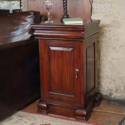 Luton Lamp Table - Mahogany, Gloss Lacquer image