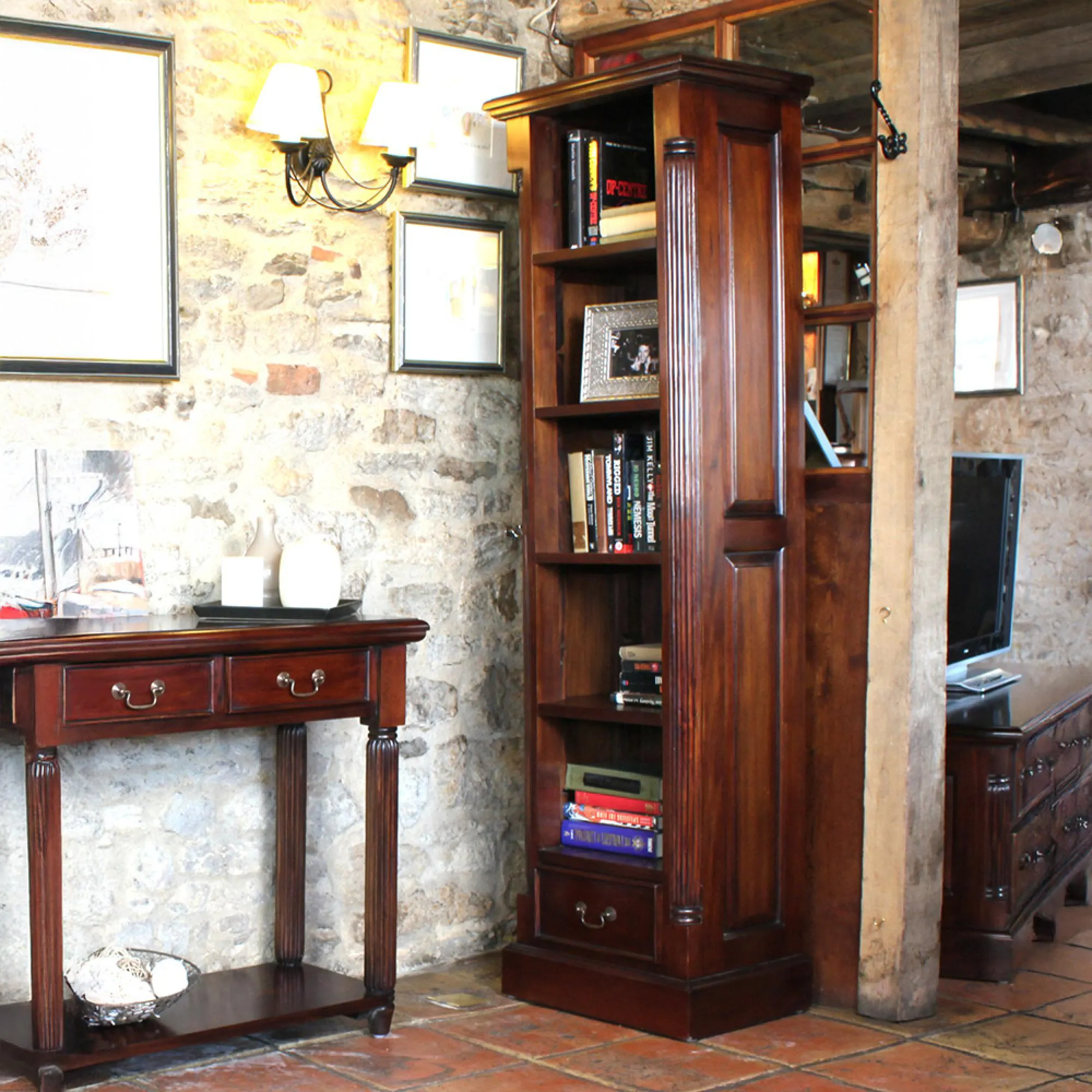 Luton Narrow Bookcase - Gloss Lacquer, Mahogany