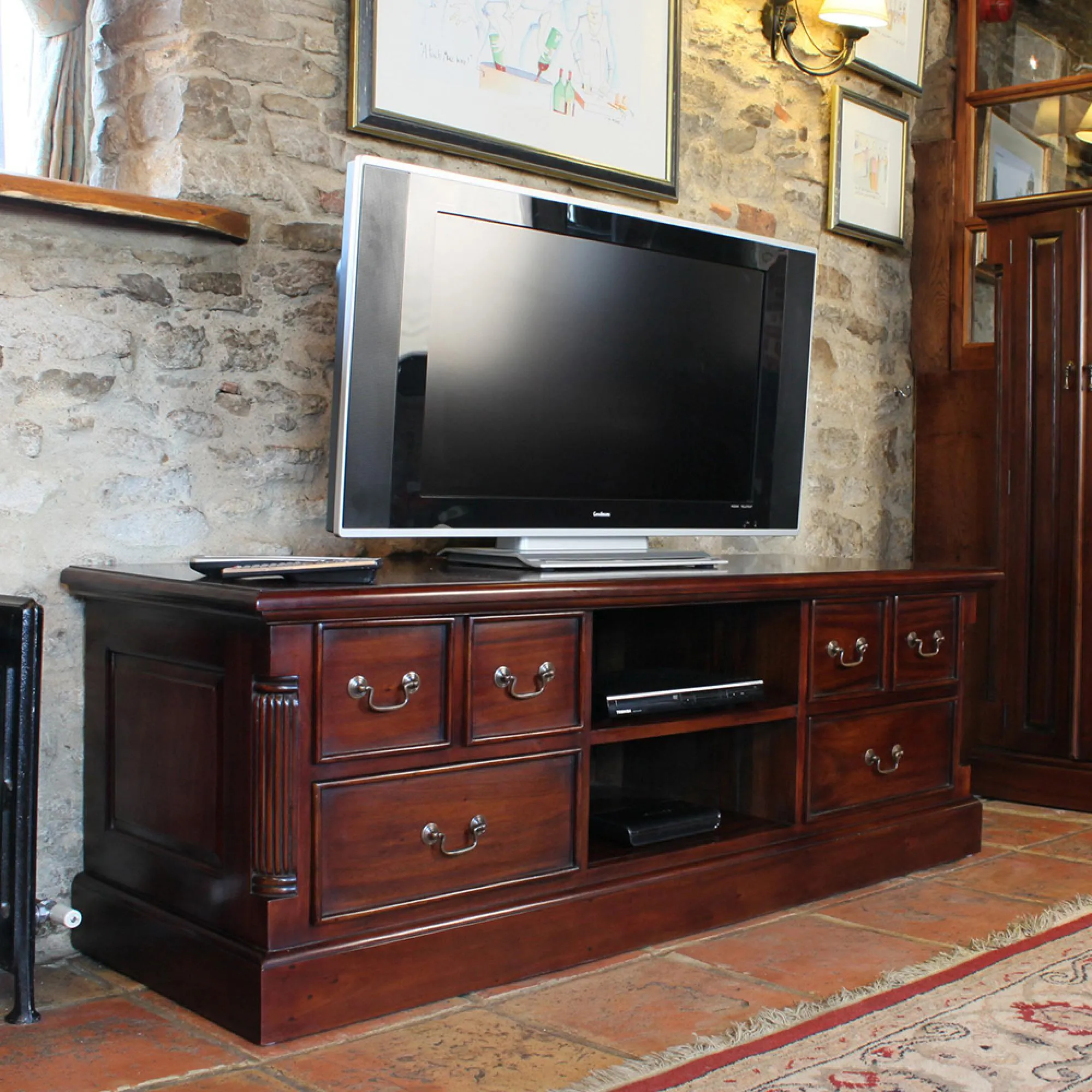 Luton Wide TV Cabinet - Mahogany