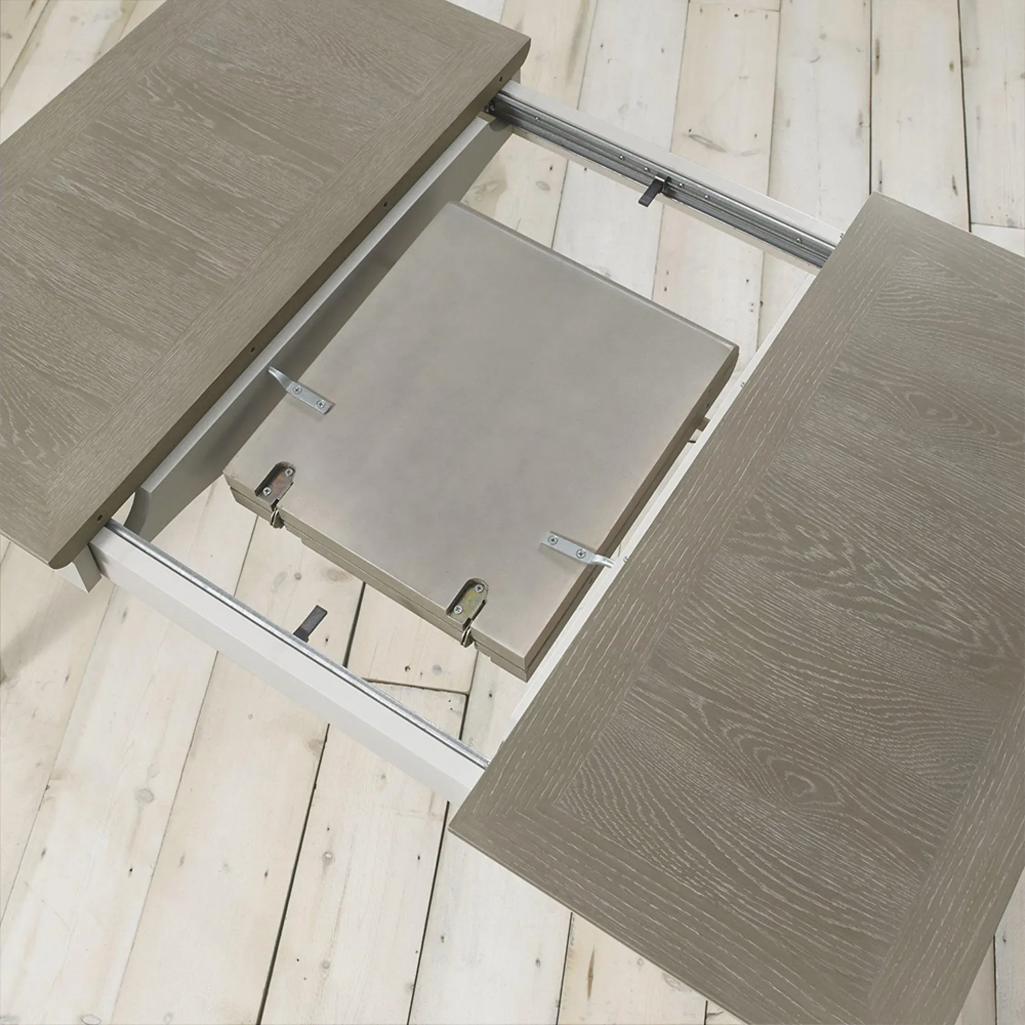 Bergen Extendable Dining Table with 4 Chairs - Grey Washed, Oak