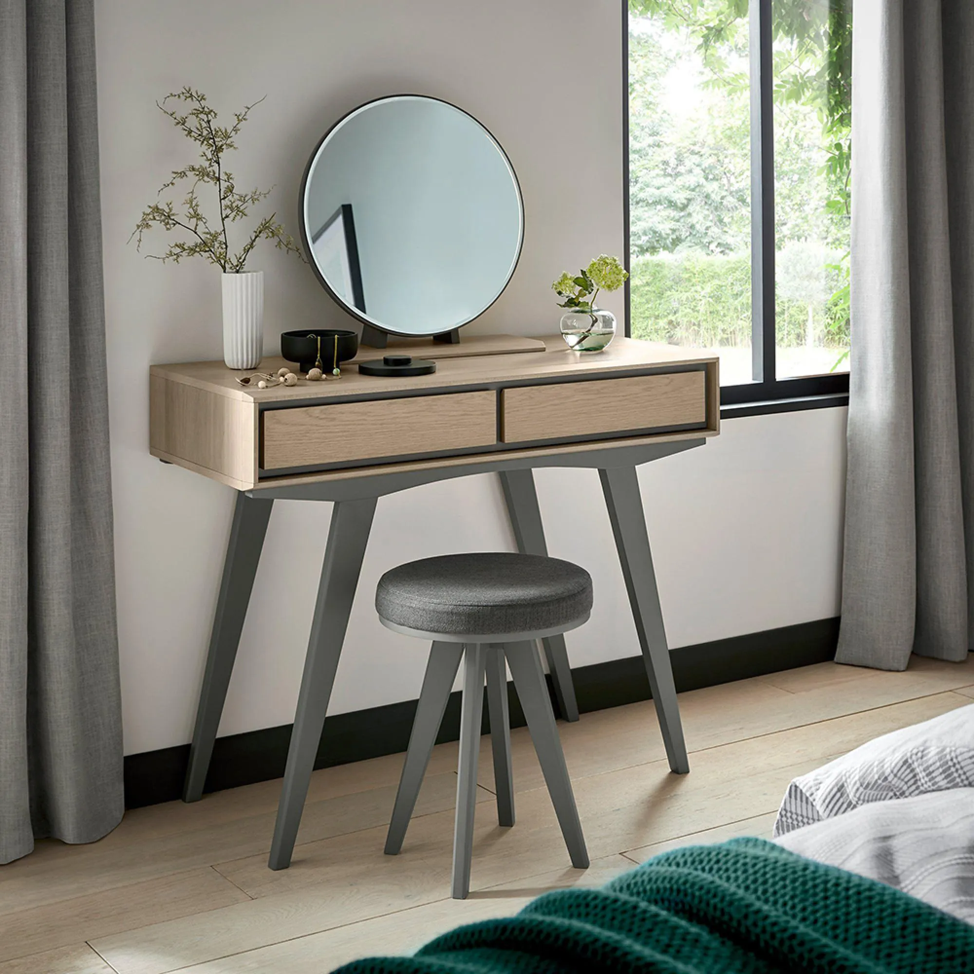 Brunel Round Vanity Mirror - Scandi Oak, Dark Grey