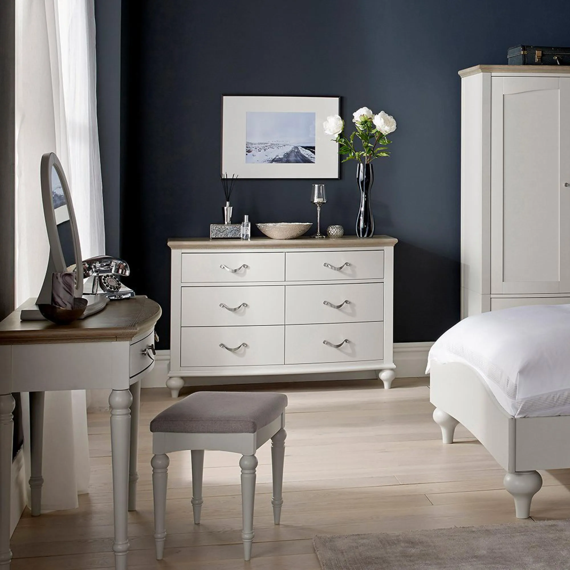 Montreux 2+2 Drawer Chest - Grey, Oak