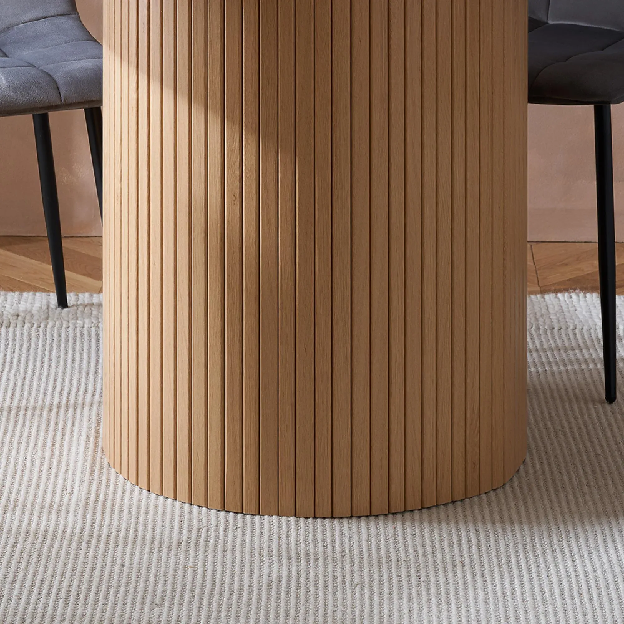 Axel 4 Seater Round Dining Table - Oak