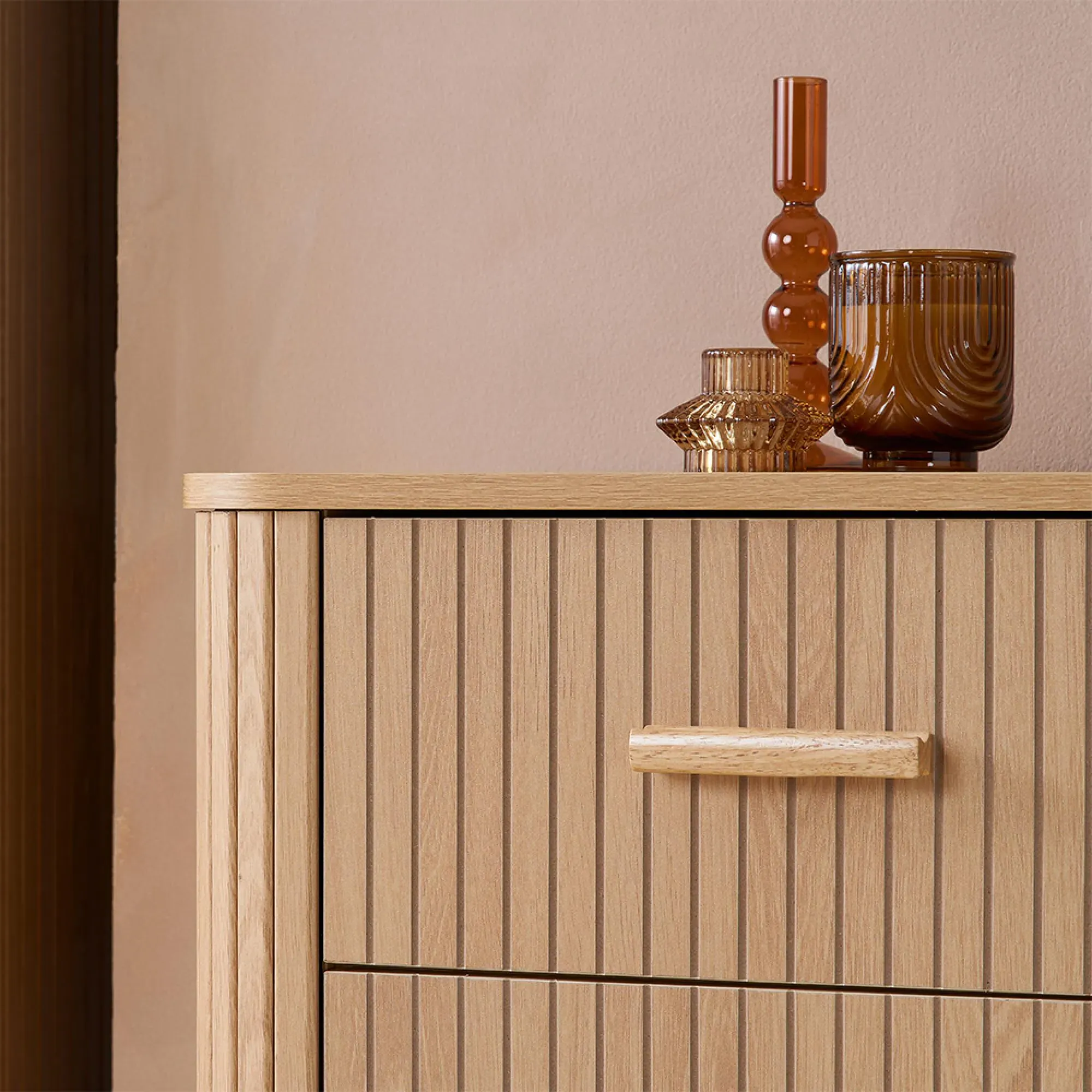 Axel Fluted 2+3 Drawer Curved Chest - Oak