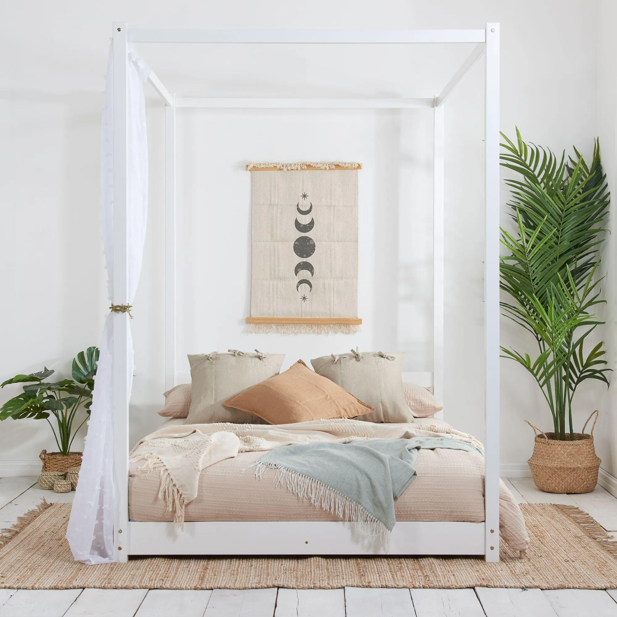 Darwin Four Poster Bed - White, Wooden