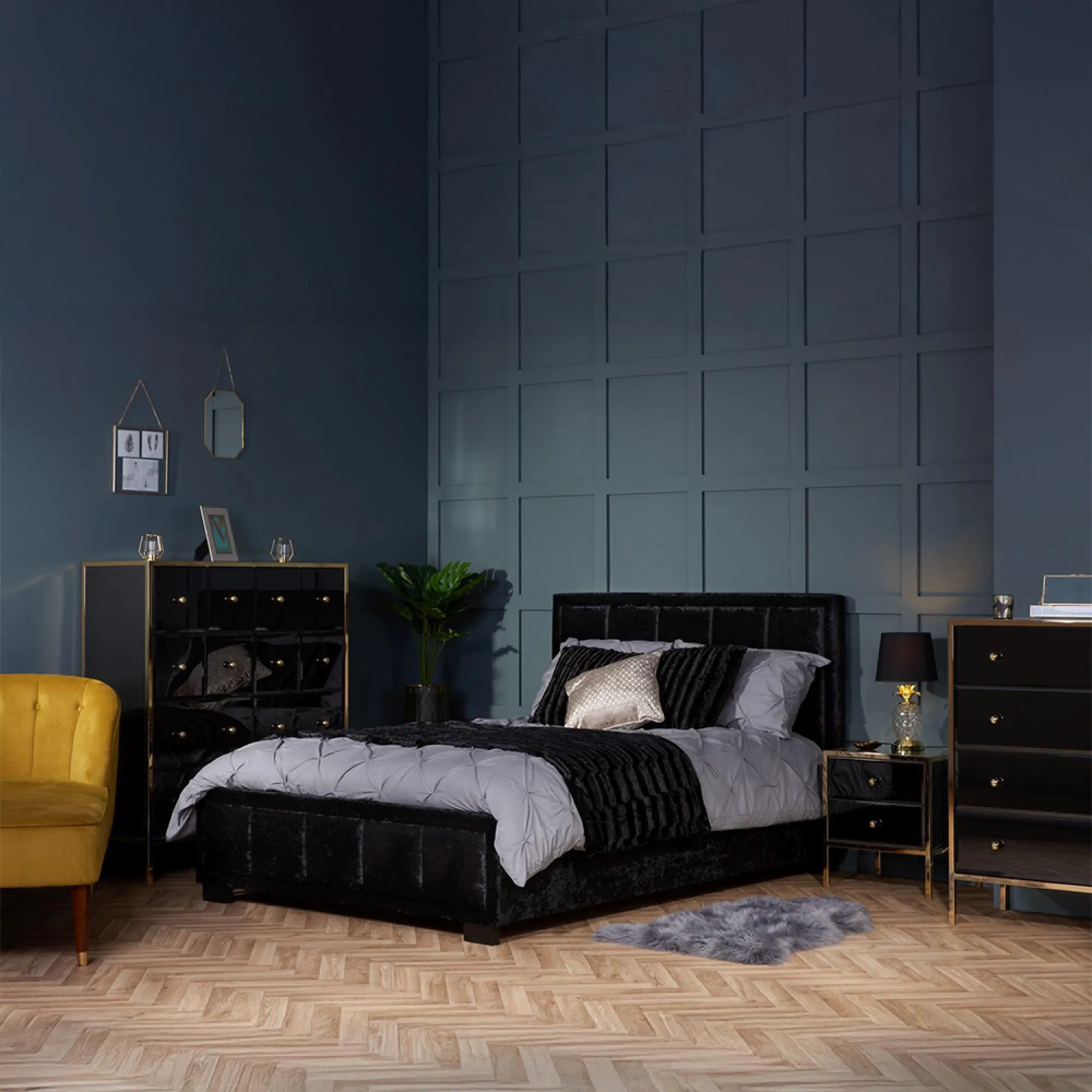 Fenwick 4 Drawer Chest with Gold Trim - Black