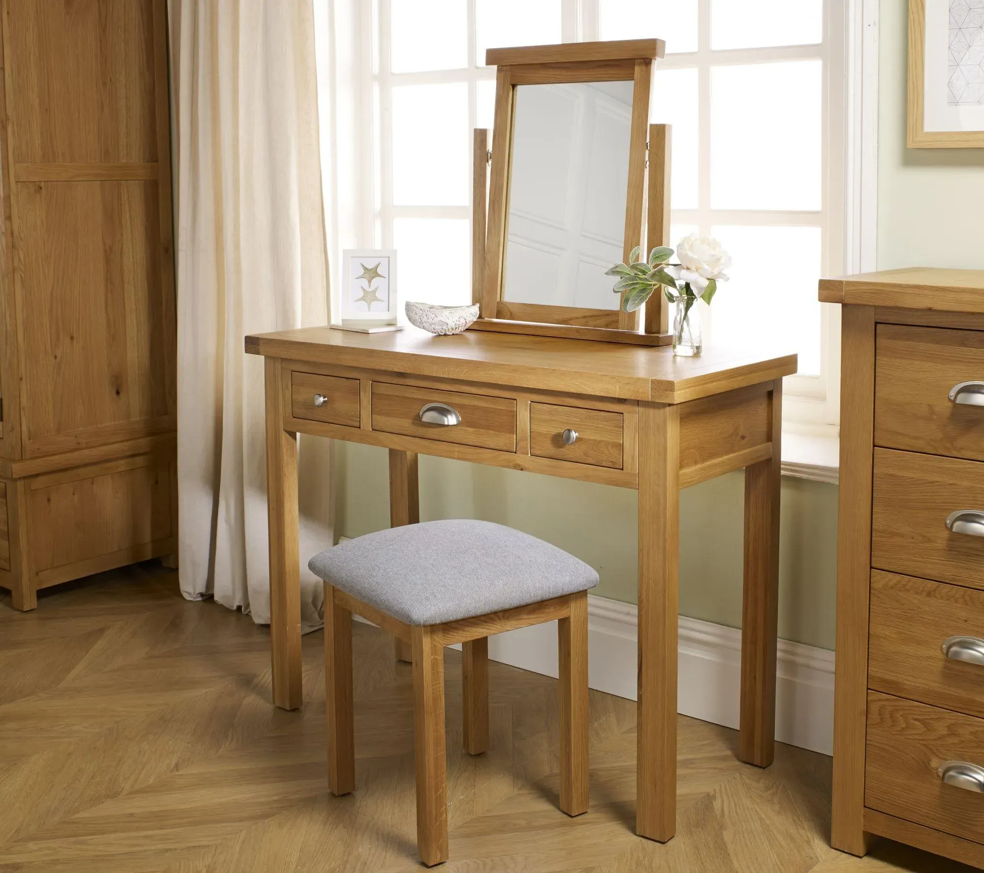 Woburn 3 Drawer Dressing Table - Rustic, Oak