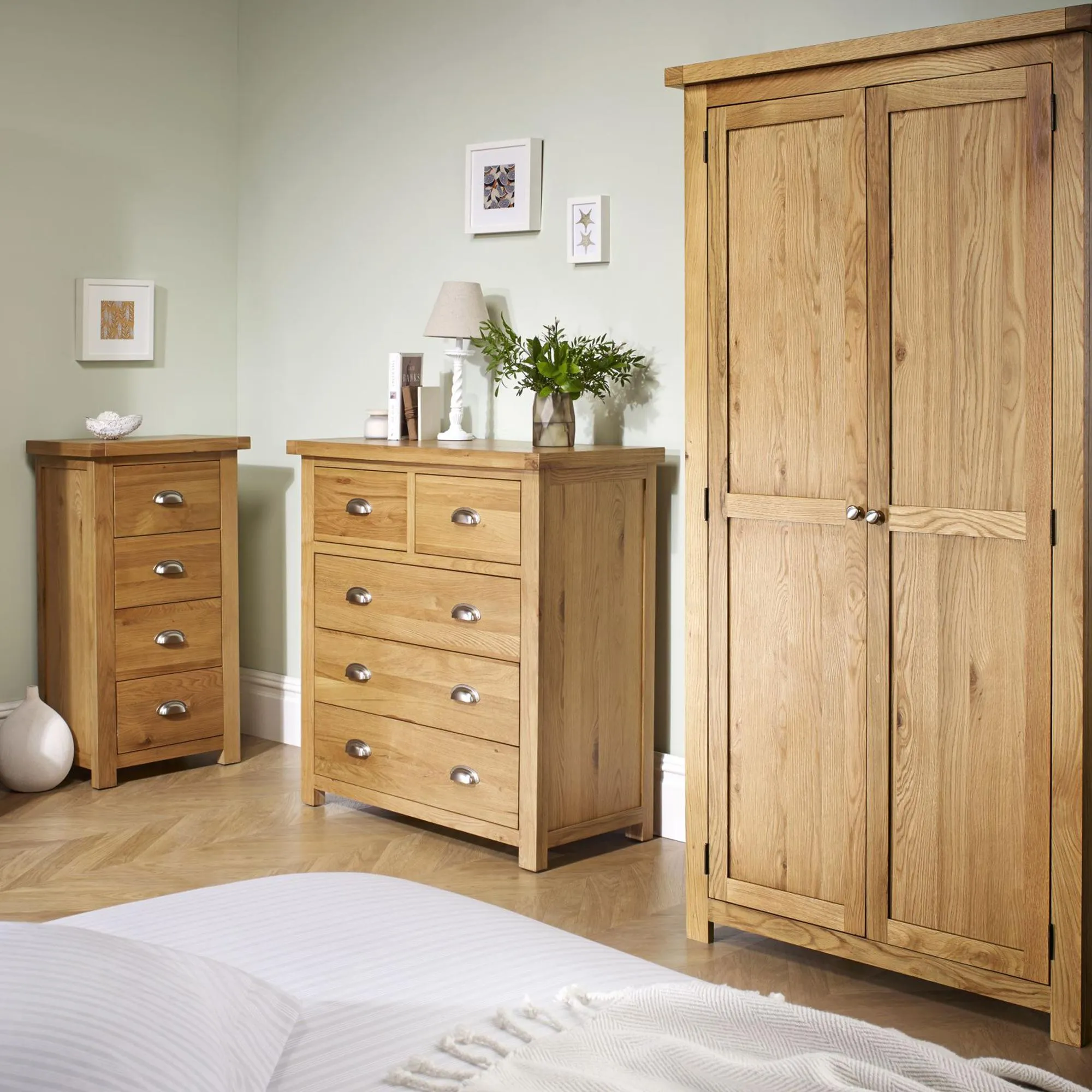 Woburn 4 Drawer Narrow Chest - Rustic, Oak