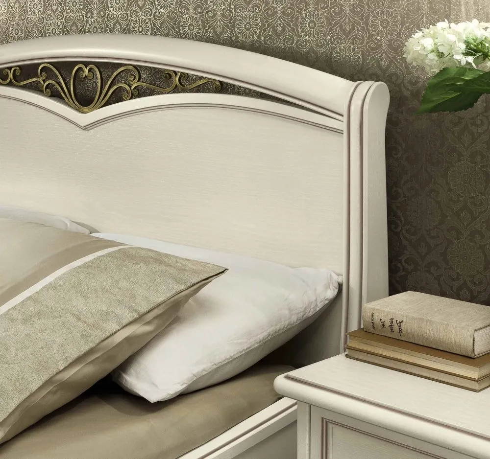 Nostalgia Bianco Antico Queen Size Bed Frame - White