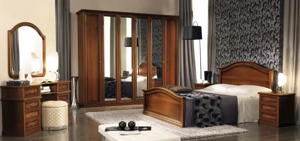 Nostalgia Round Pouf - Crystal