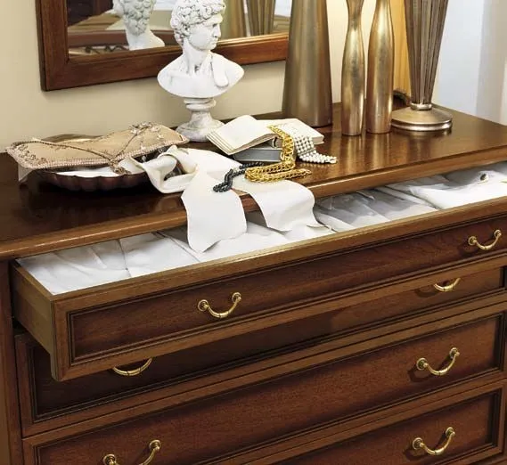 Nostalgia Single Dresser - Walnut