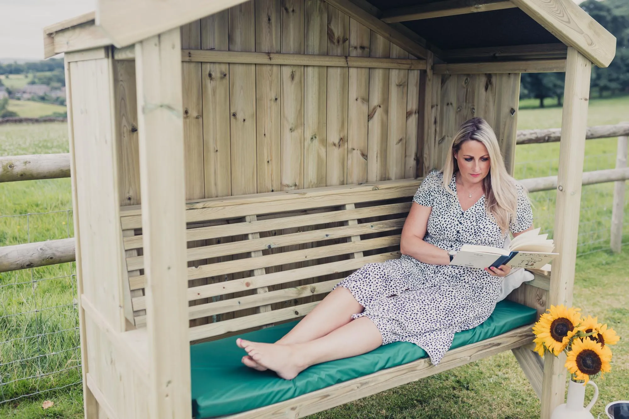 Cottage Redwood 3-Seater Garden Arbour - Ivory