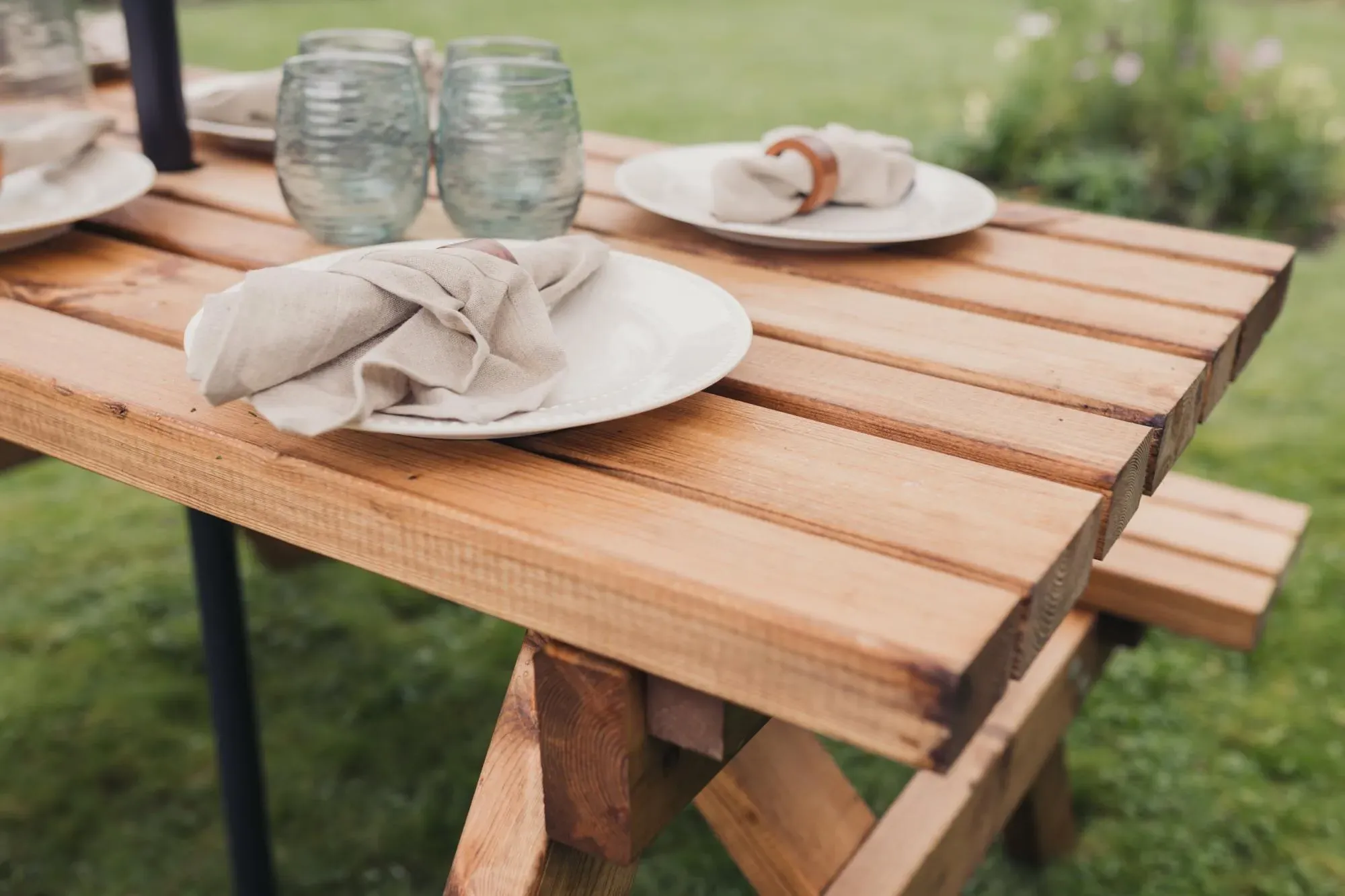 Deluxe Redwood Garden Picnic Table - 180cm