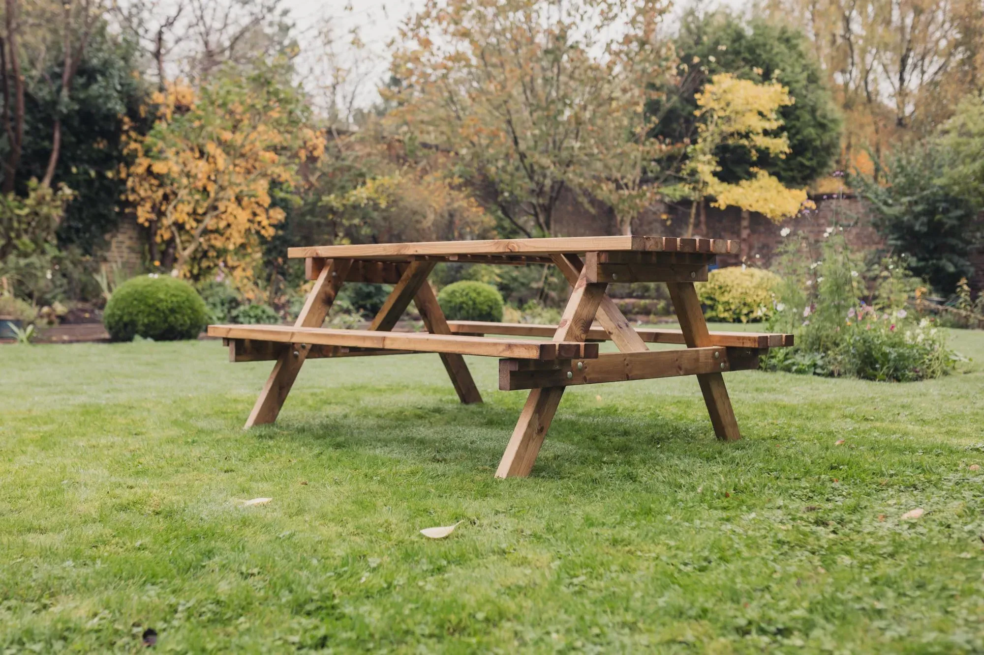 Deluxe Redwood Garden Picnic Table - 180cm