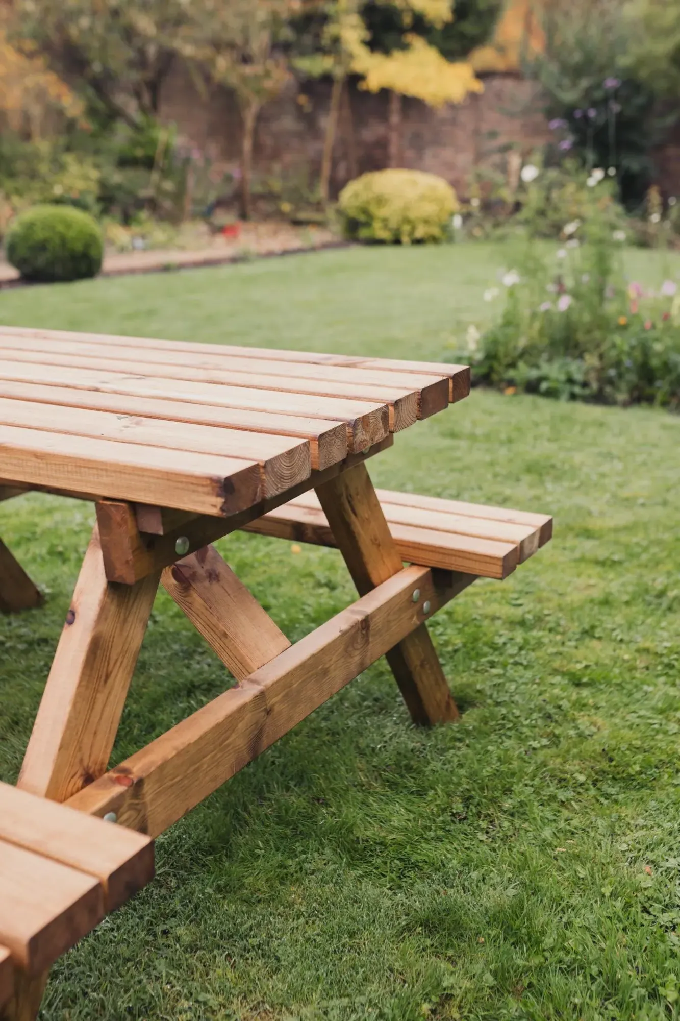 Deluxe Redwood Garden Picnic Table - 180cm