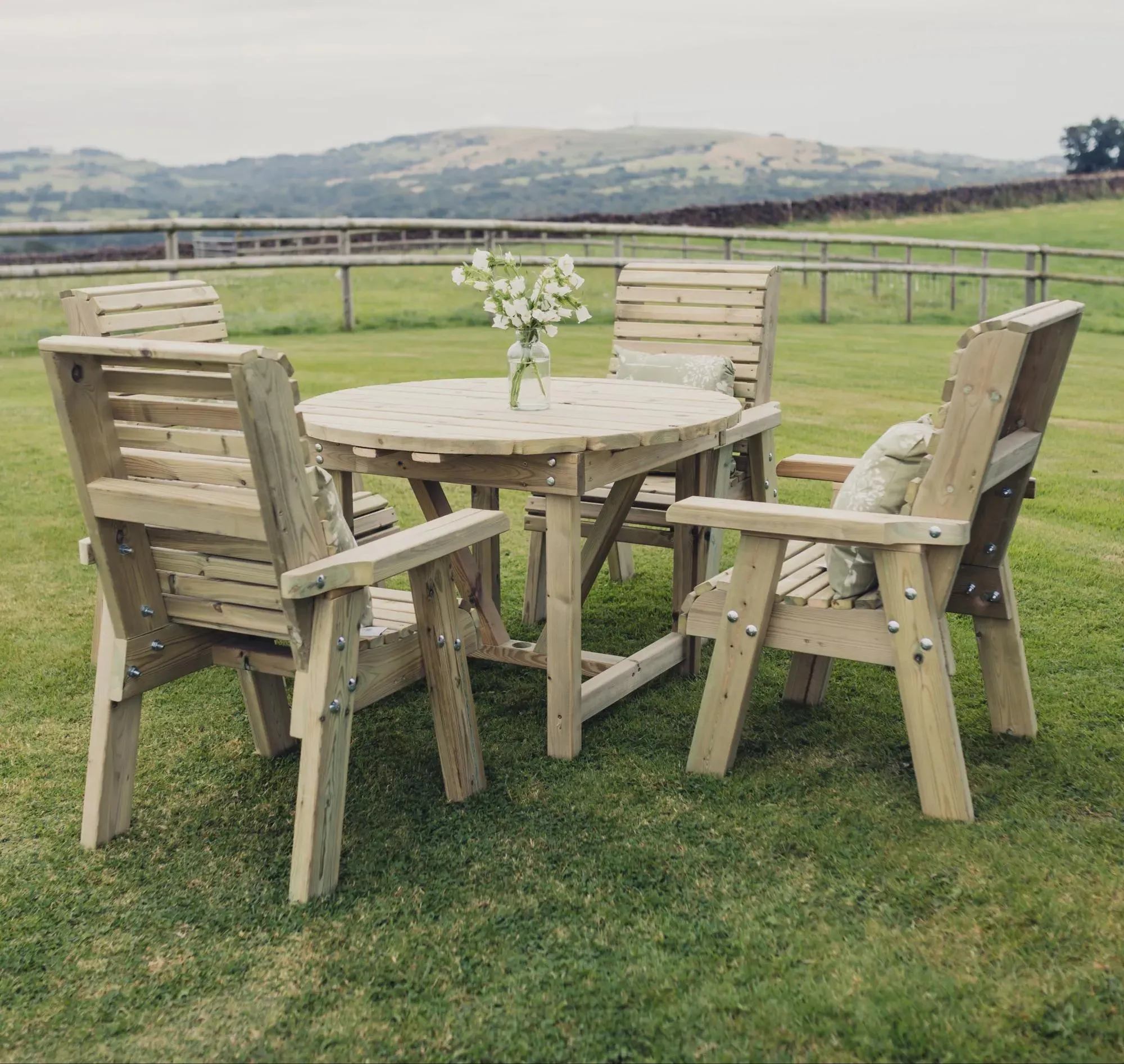 Ergo Timber 4-Seater Round Garden Dining Set