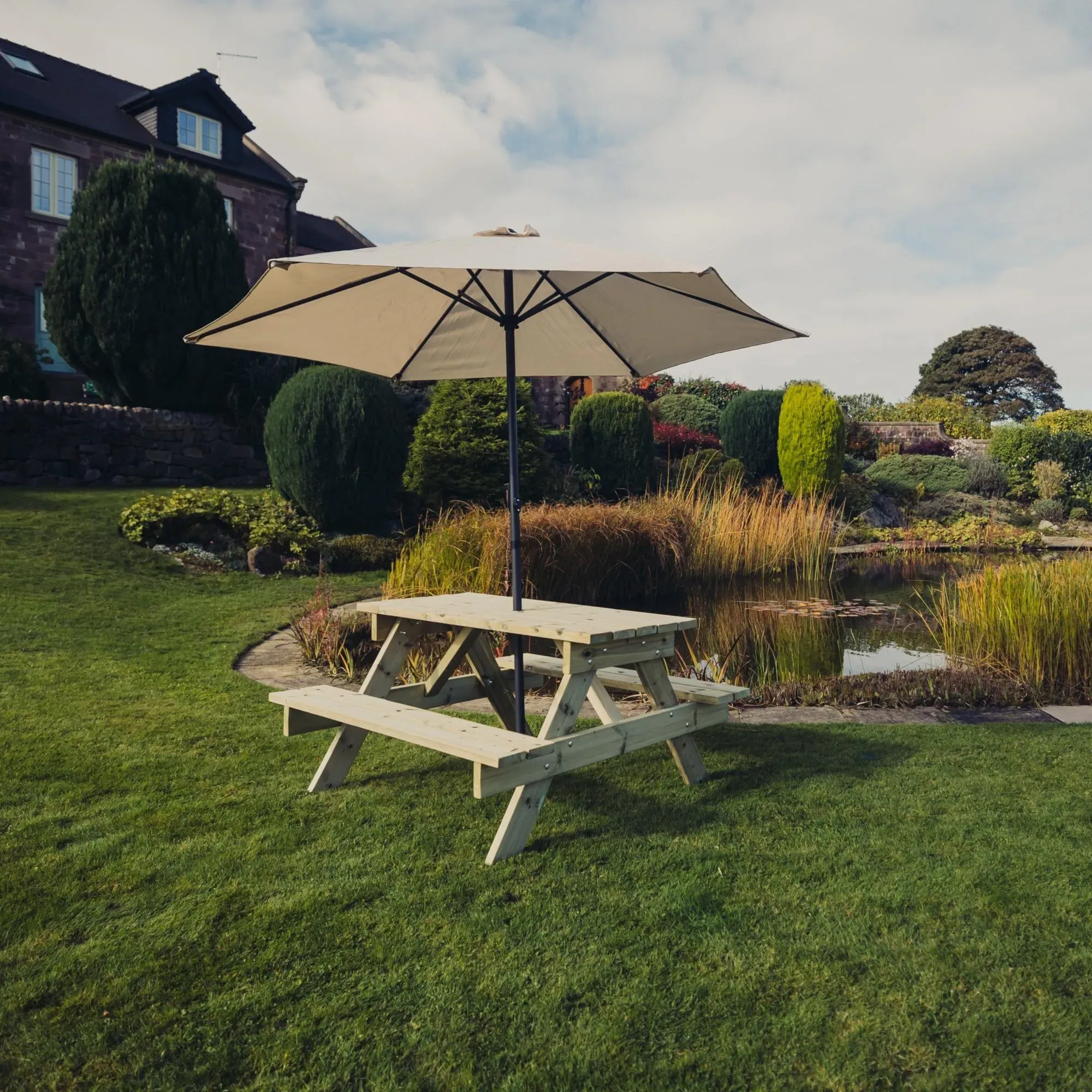 Garden Picnic Table - Redwood