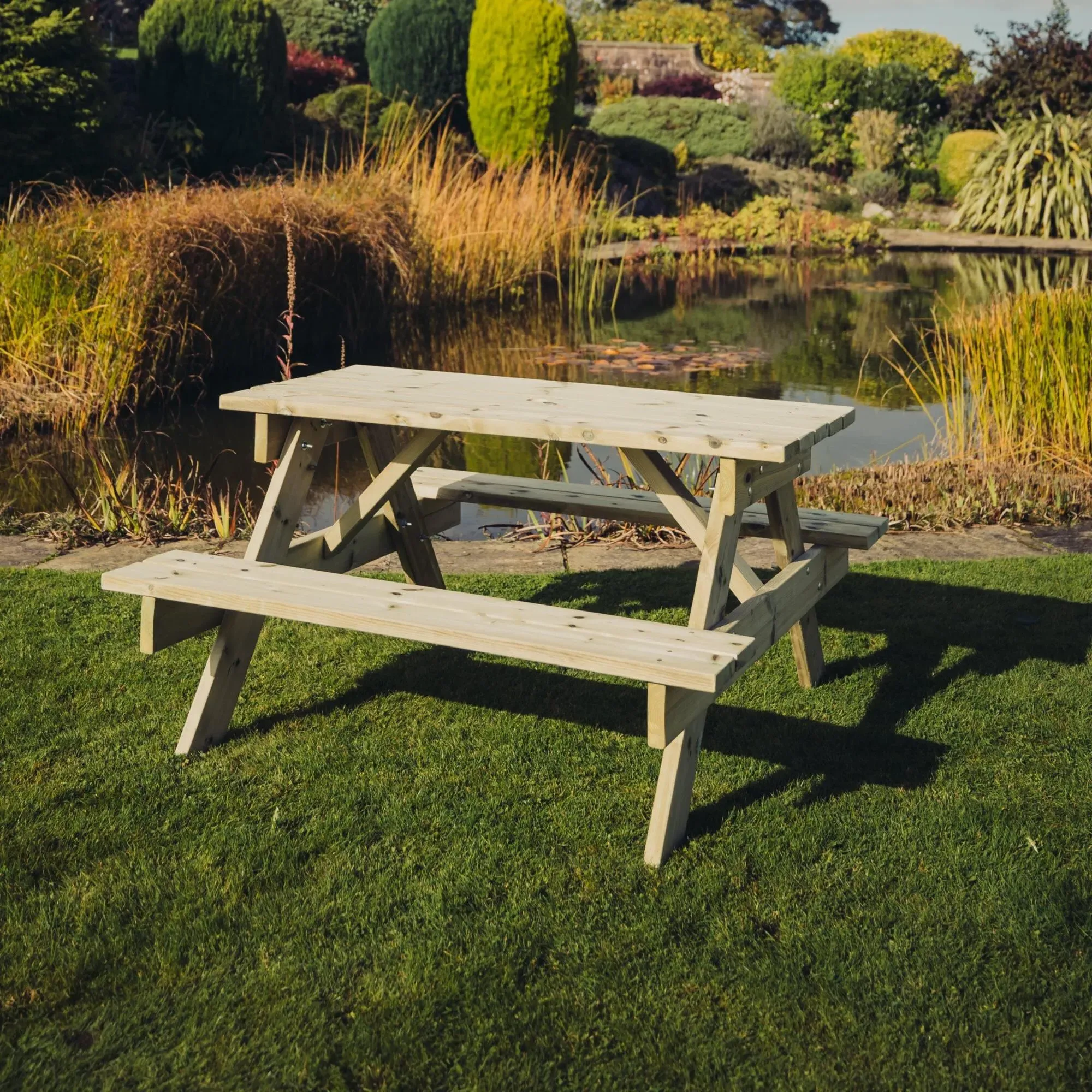 Garden Picnic Table - Redwood