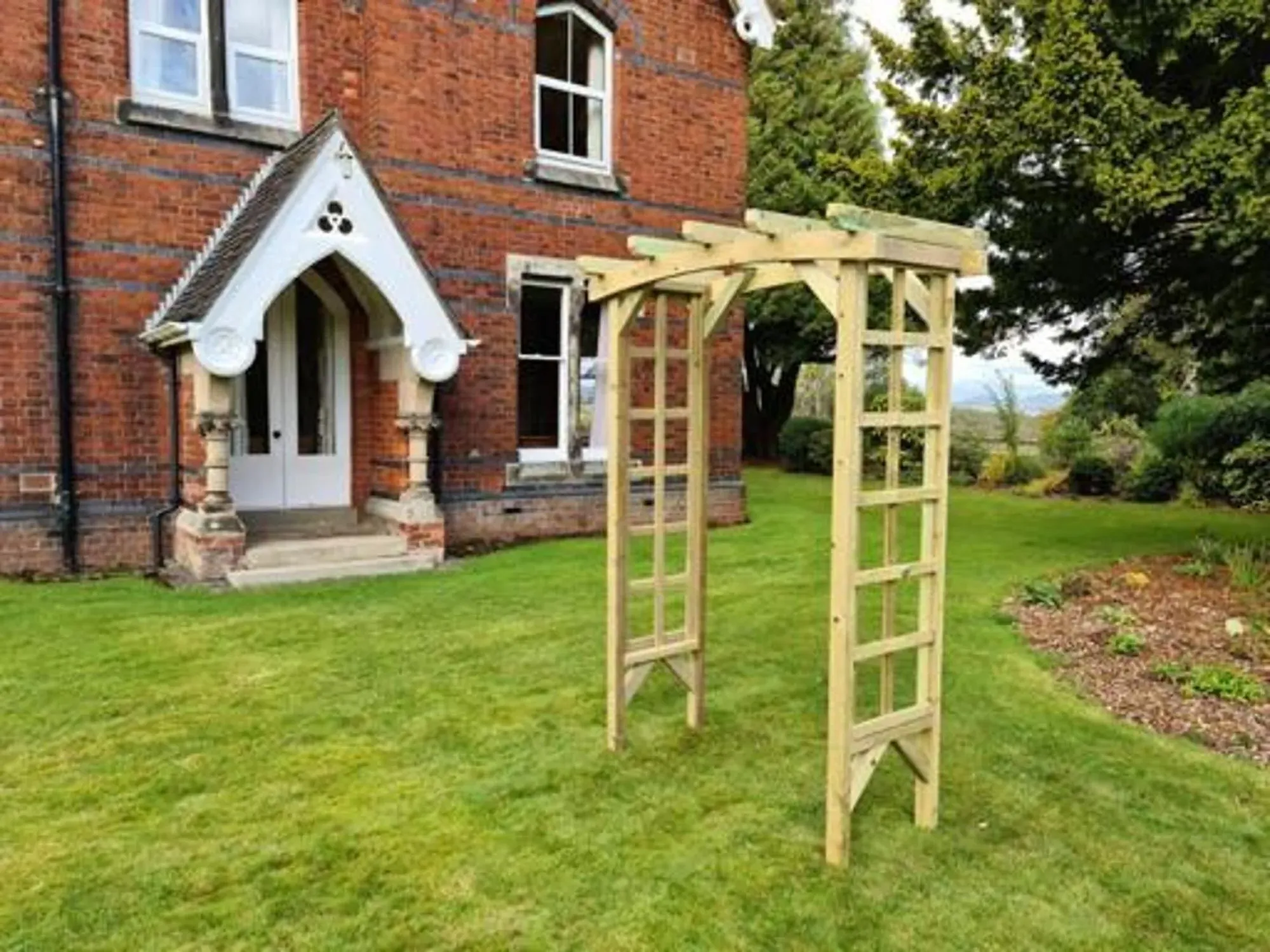 Ivy Wood 3ft Garden Arch - Ivory