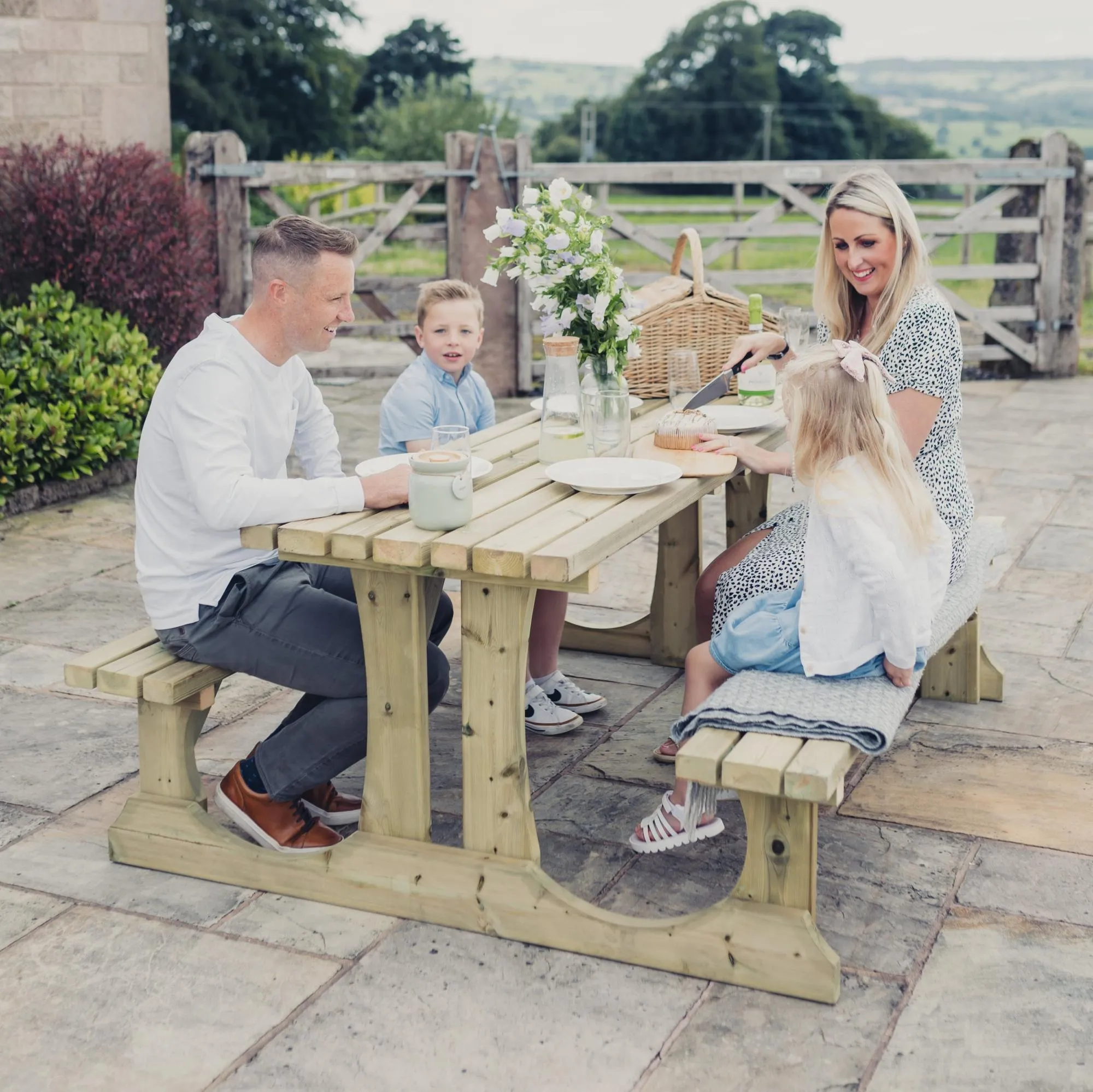 Lunar Redwood Garden Picnic Table - 150cm