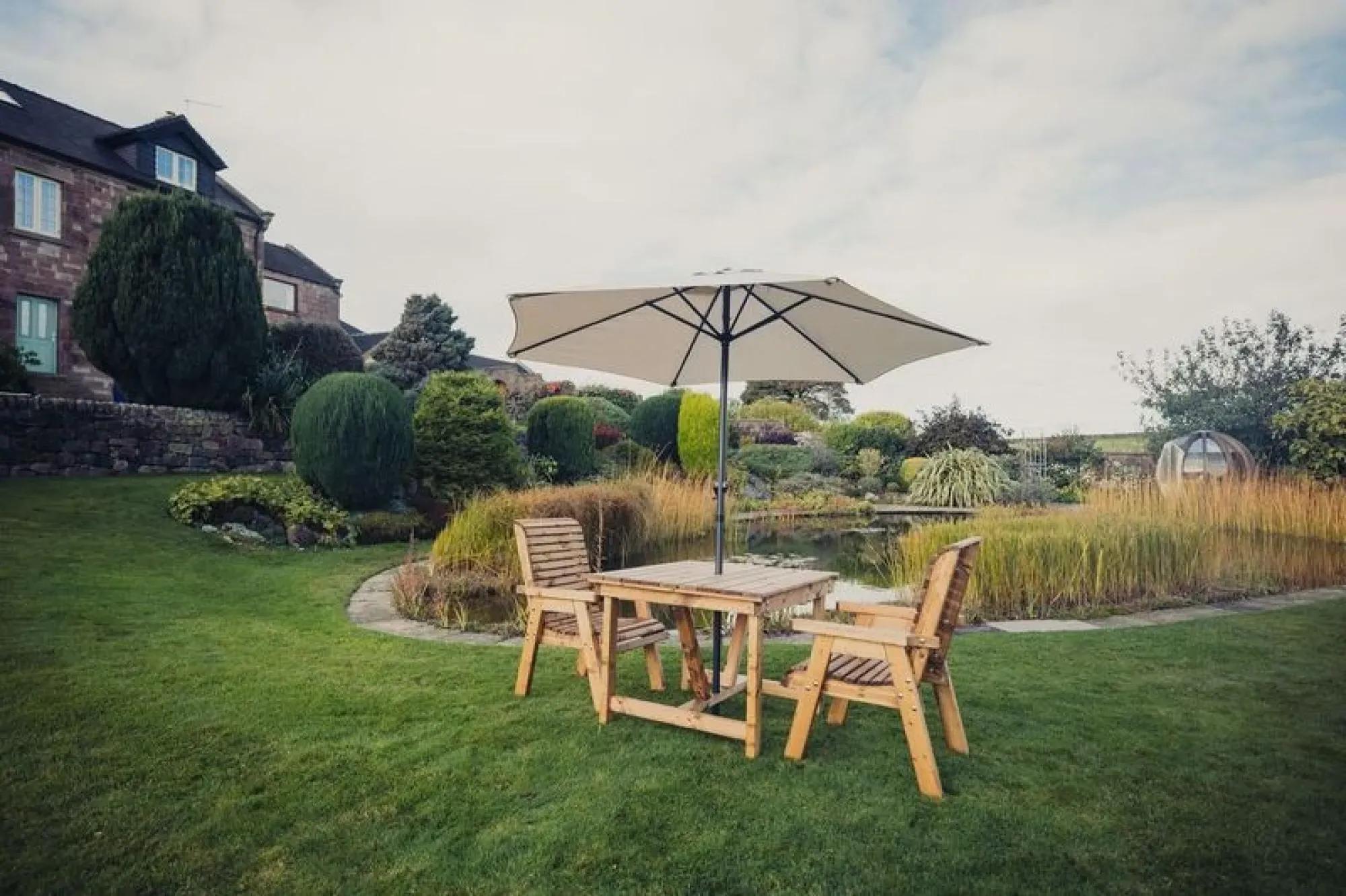 Redwood 2-Seater Garden Bistro Set - Brown