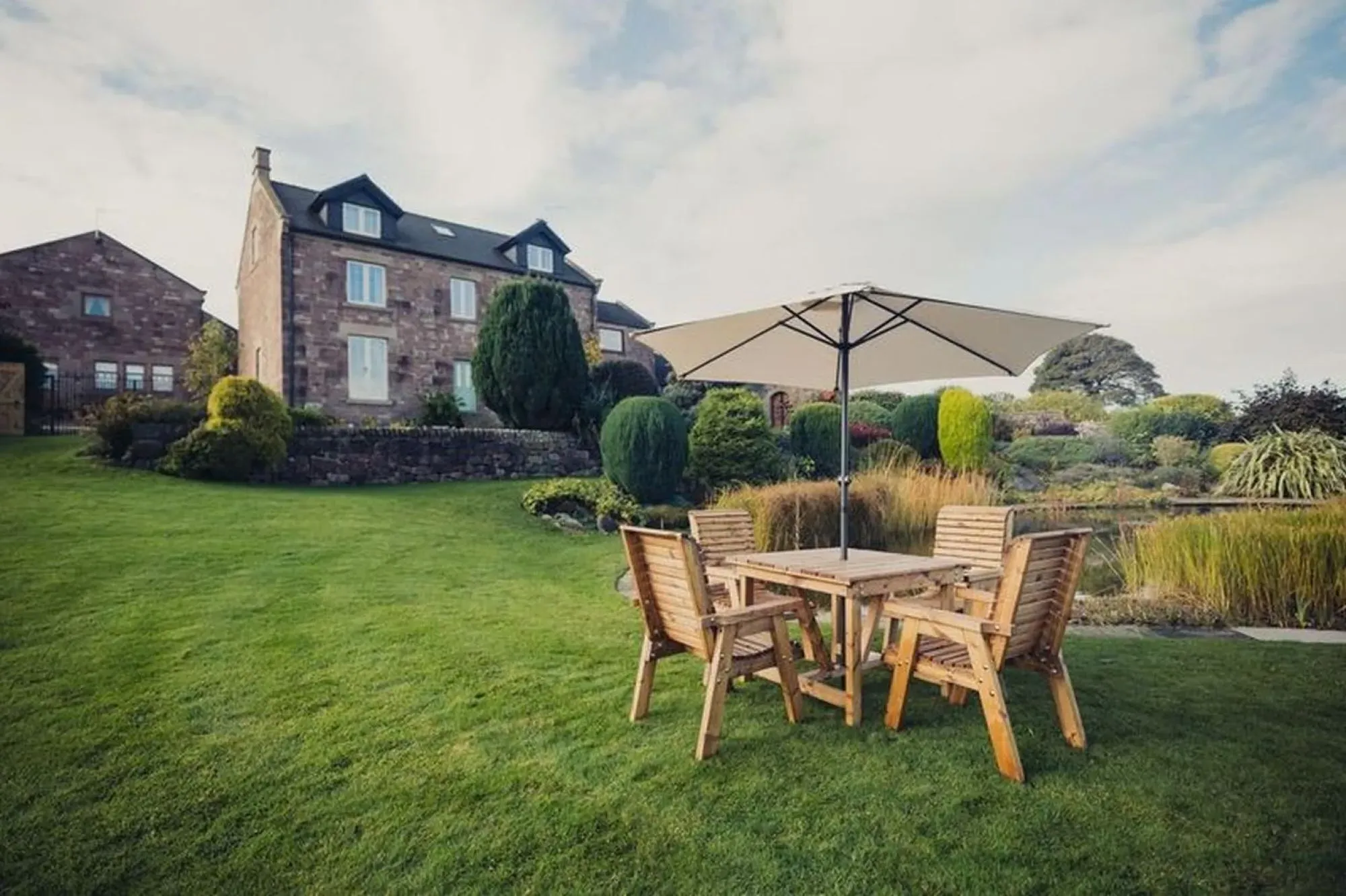 Redwood 4-Seater Square Garden Dining Set - Brown