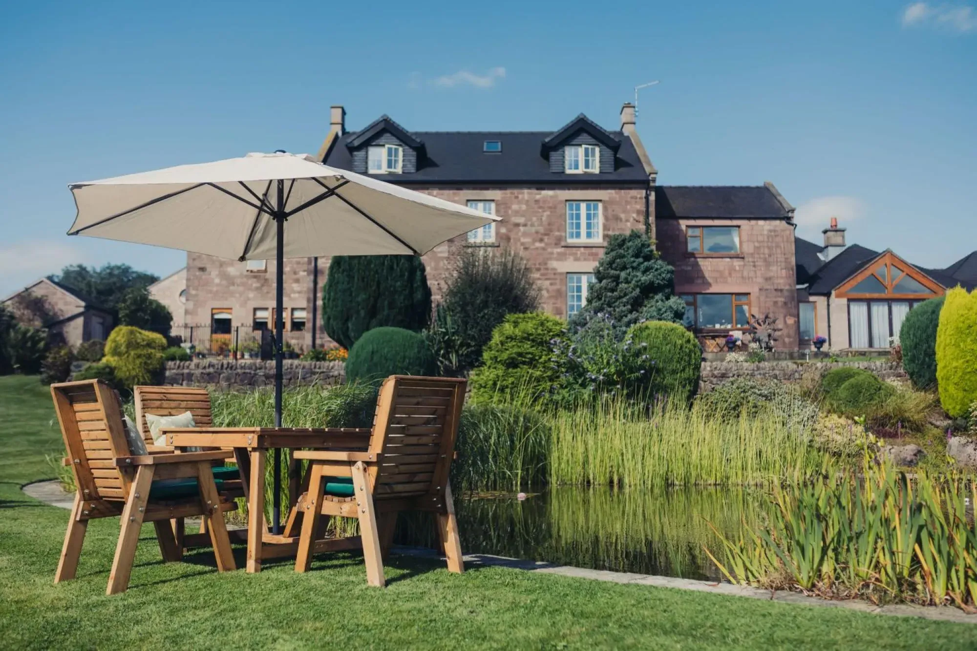 Redwood 4-Seater Square Garden Dining Set - Brown